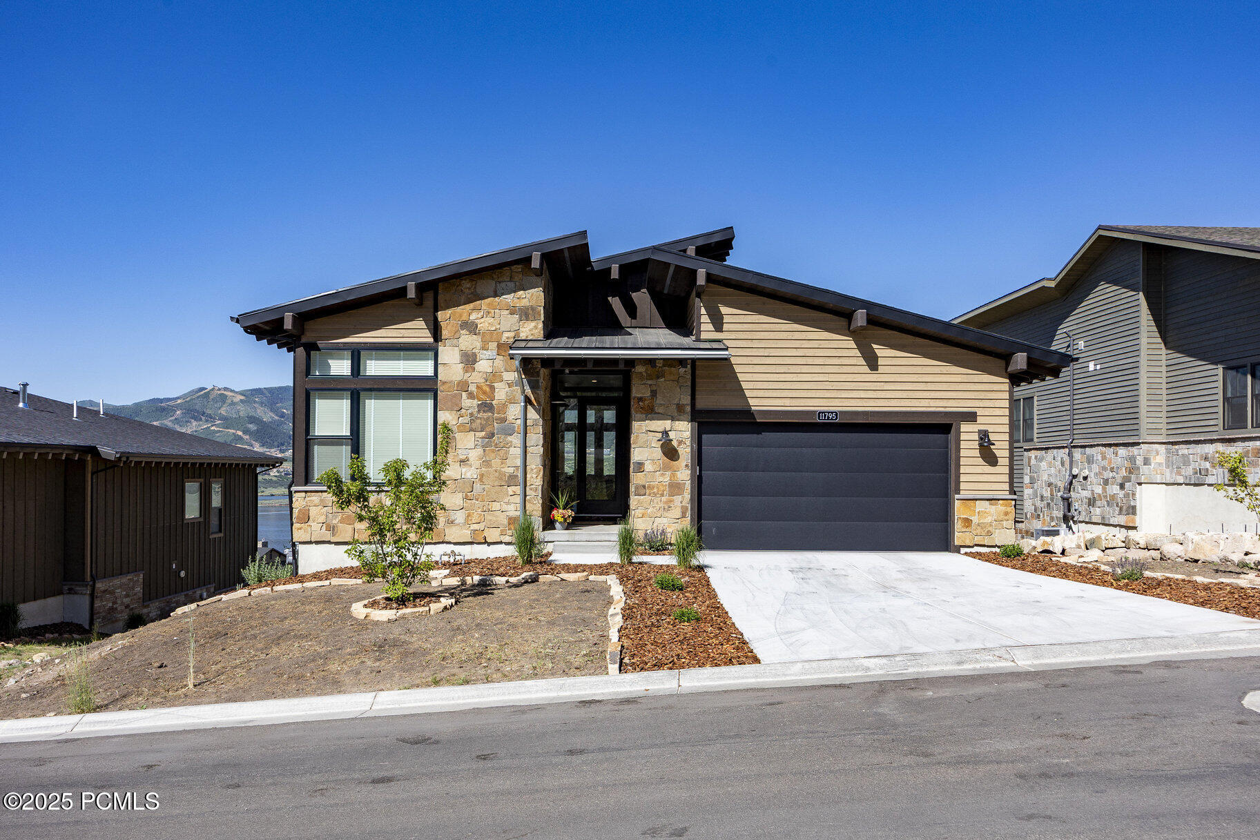 11795 N Star Gazer Circle