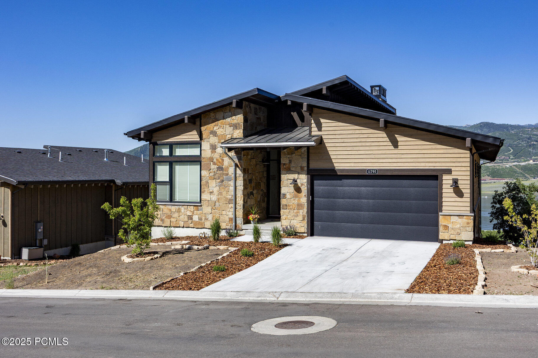 11795 N Star Gazer Circle