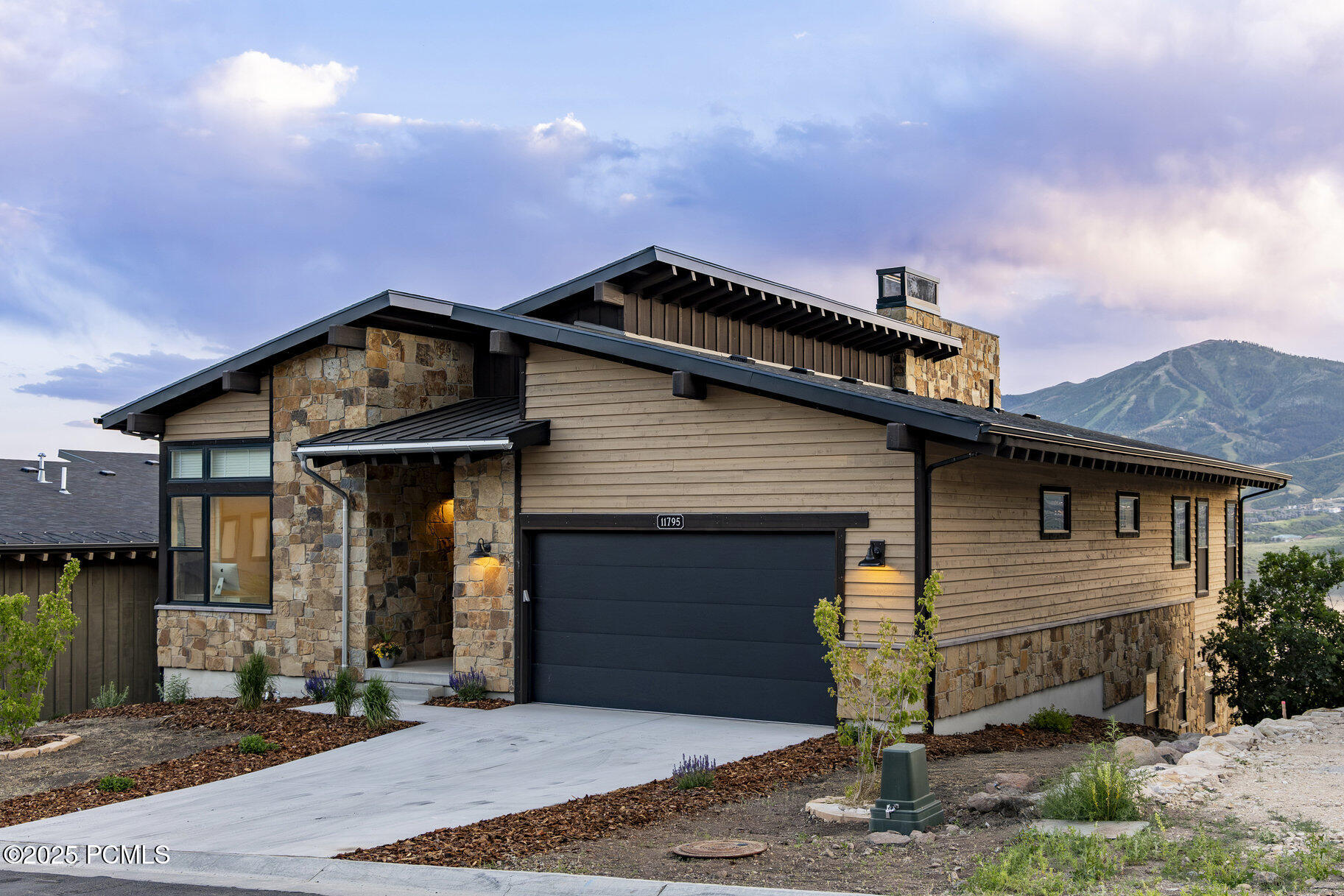 11795 N Star Gazer Circle