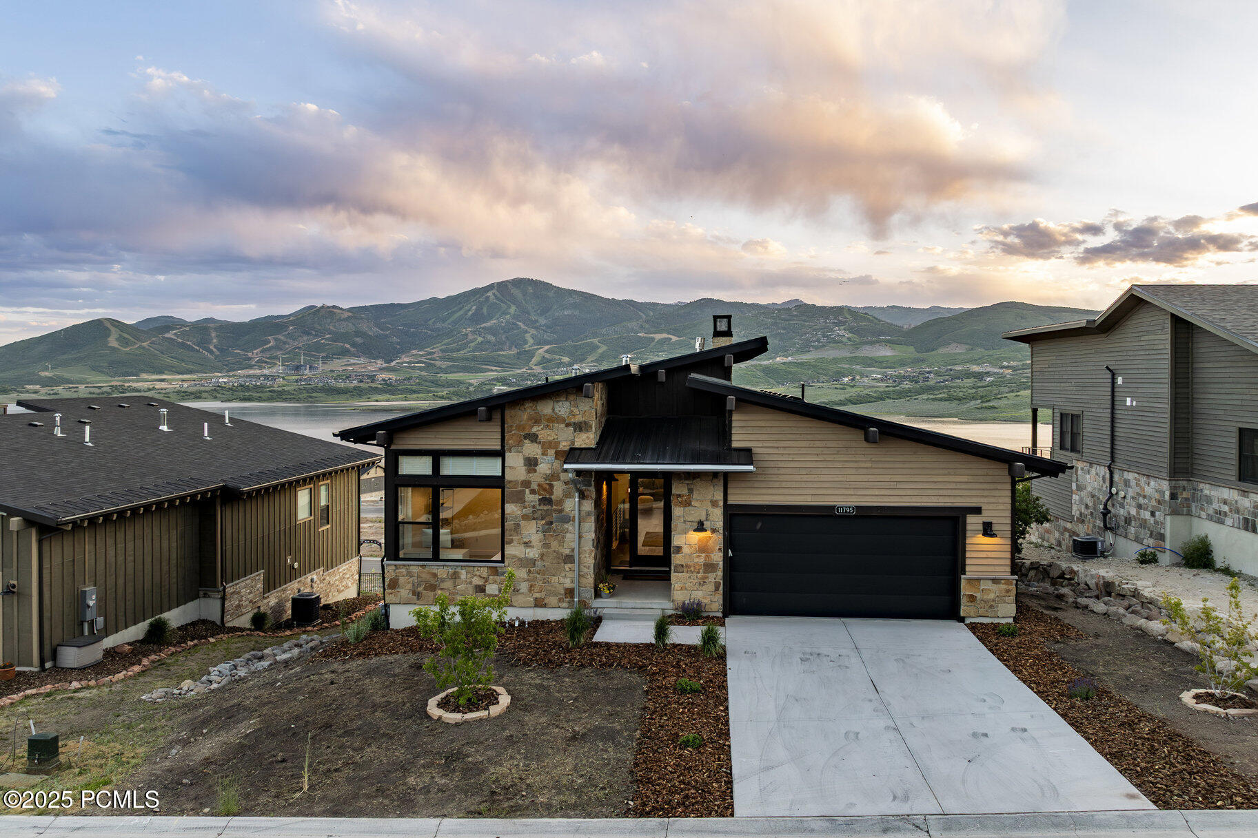 11795 N Star Gazer Circle
