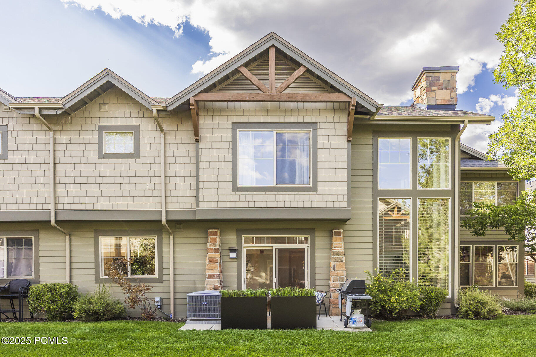 6042 N Fox Pointe Circle, C1