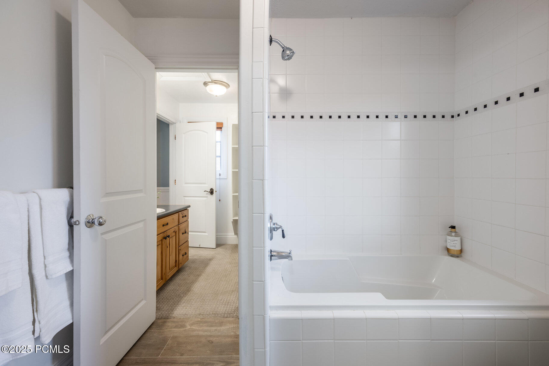 7050 N River Valley Road