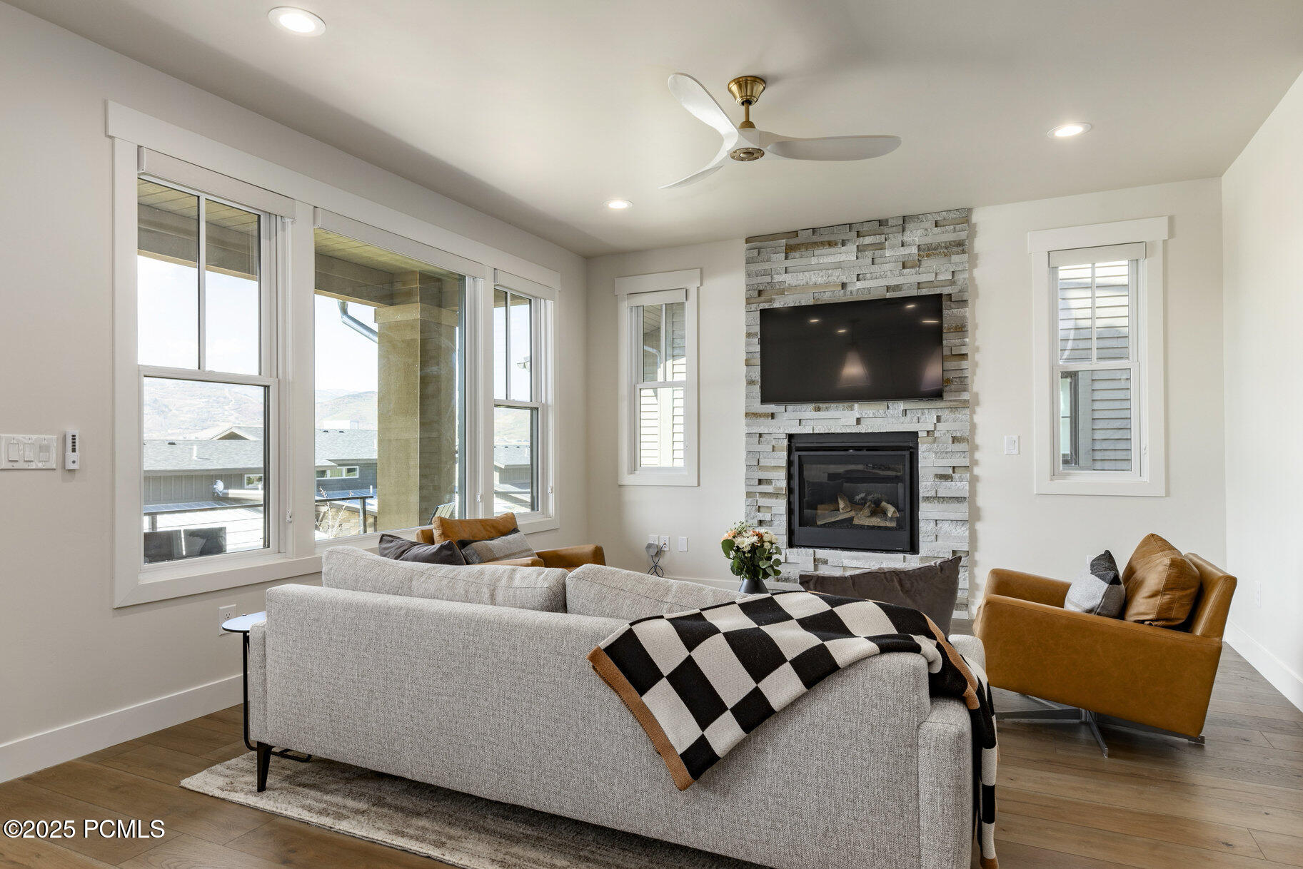 11691 N Shoreline Drive