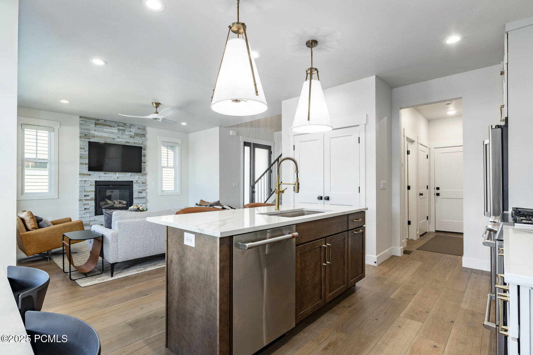 11691 N Shoreline Drive