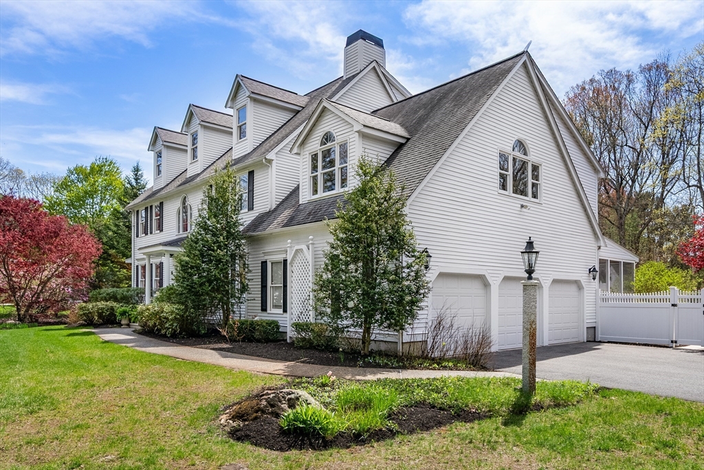 16 Foxhunt Trail