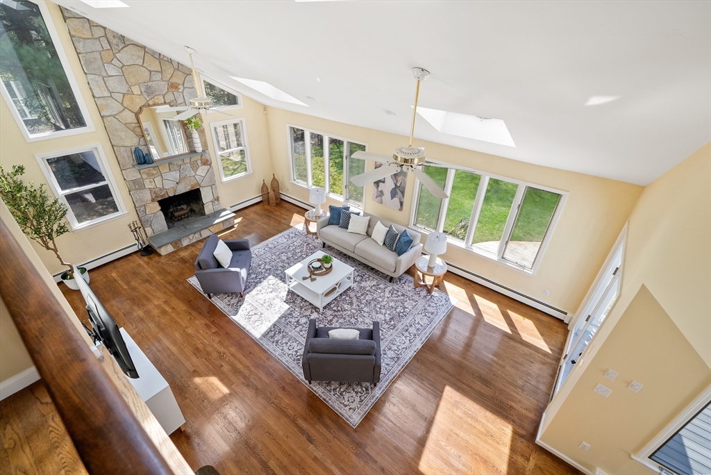 16 Foxhunt Trail
