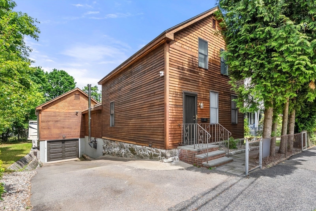 88 Rockland Street