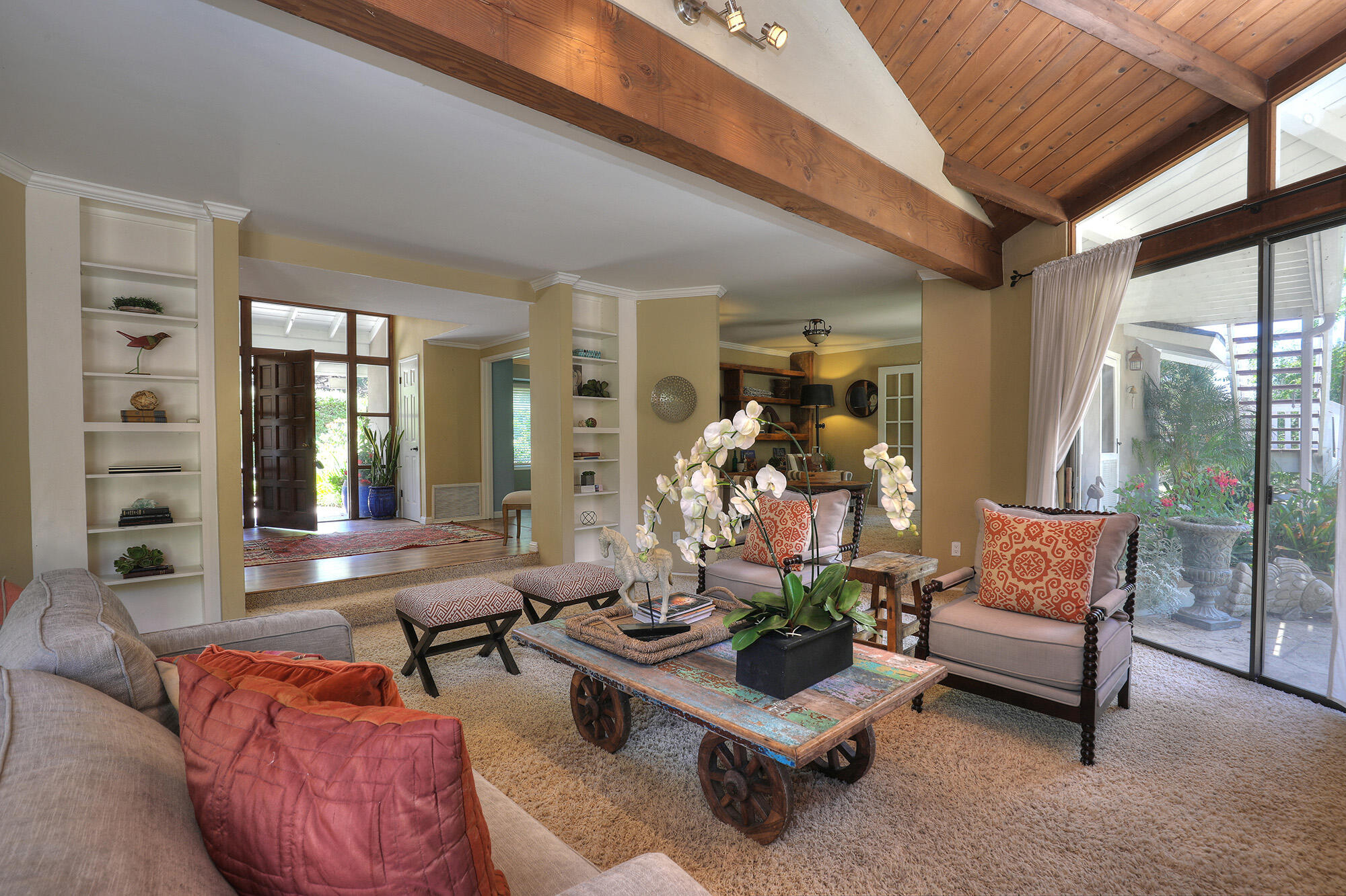 1053 Vereda Del Ciervo