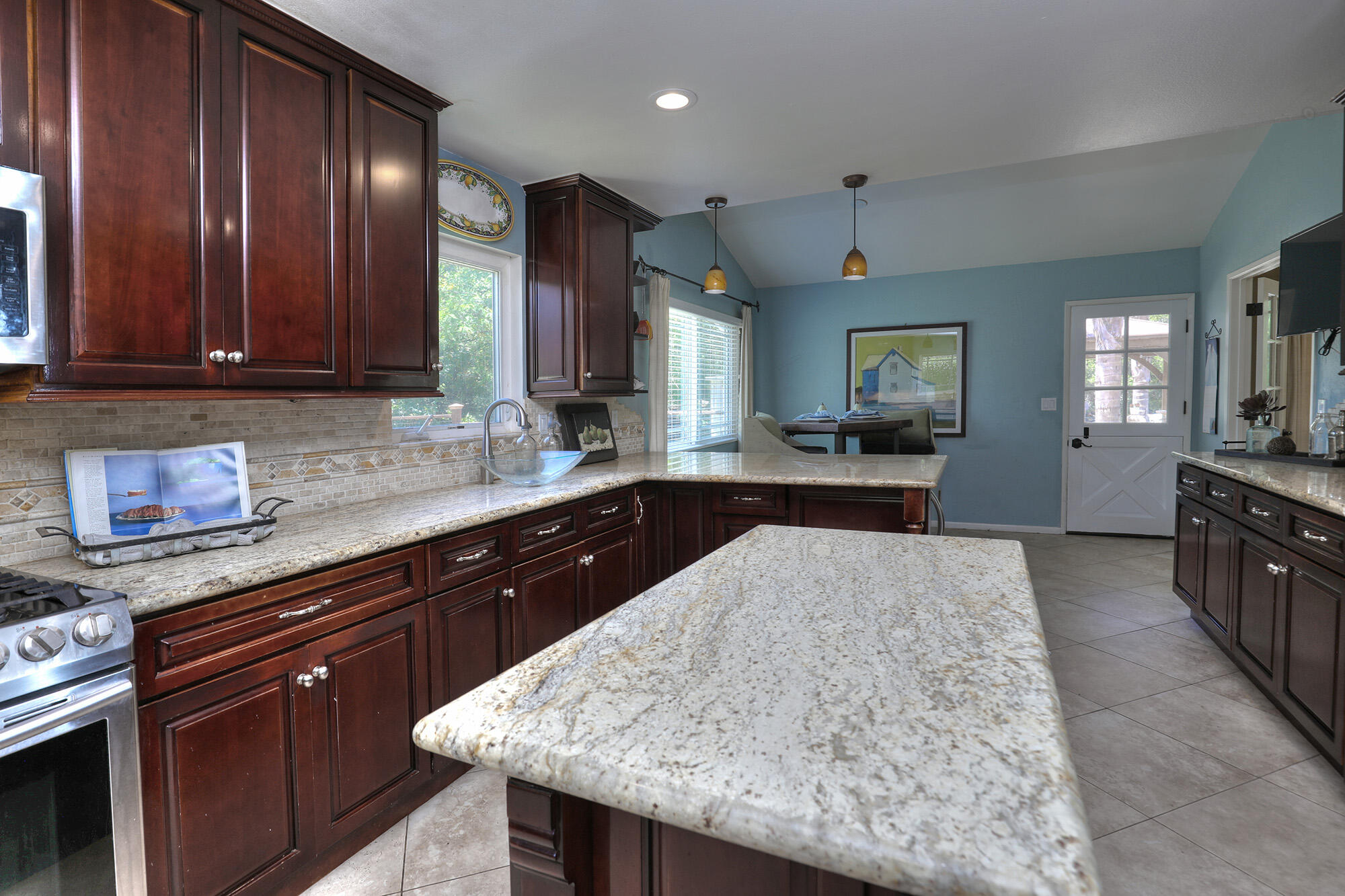 1053 Vereda Del Ciervo