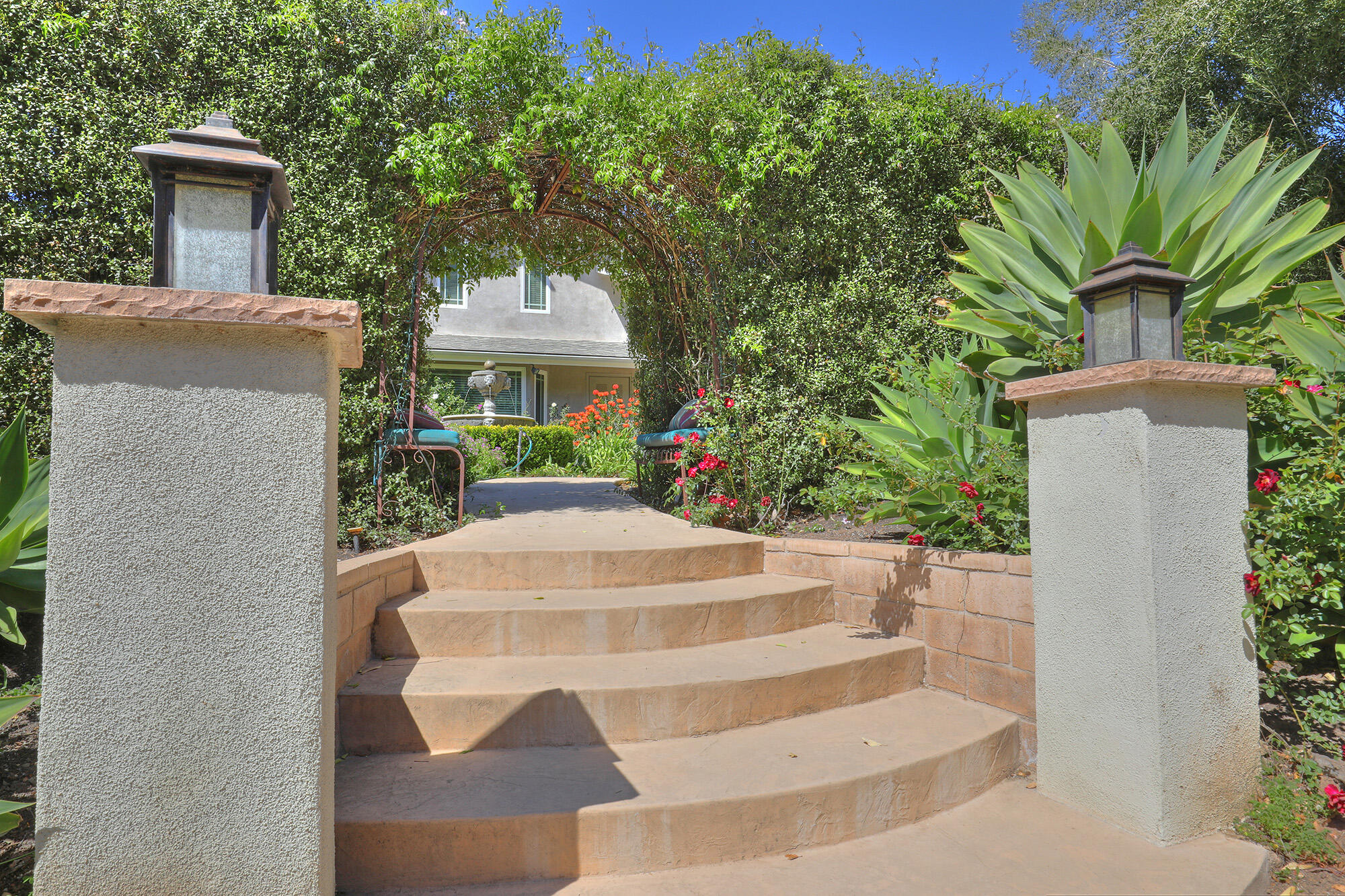 1053 Vereda Del Ciervo