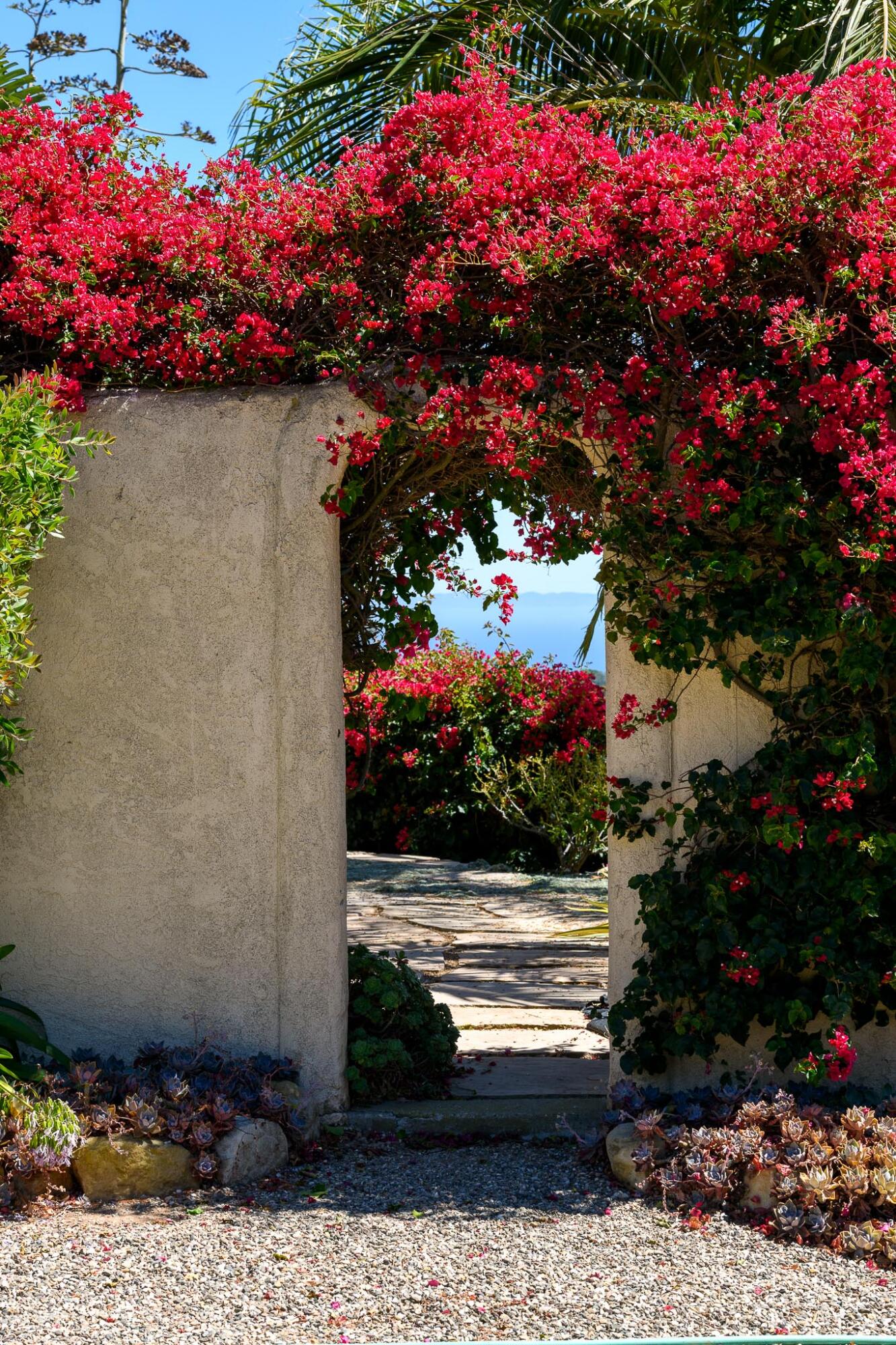 2040 Las Canoas Ridge Way