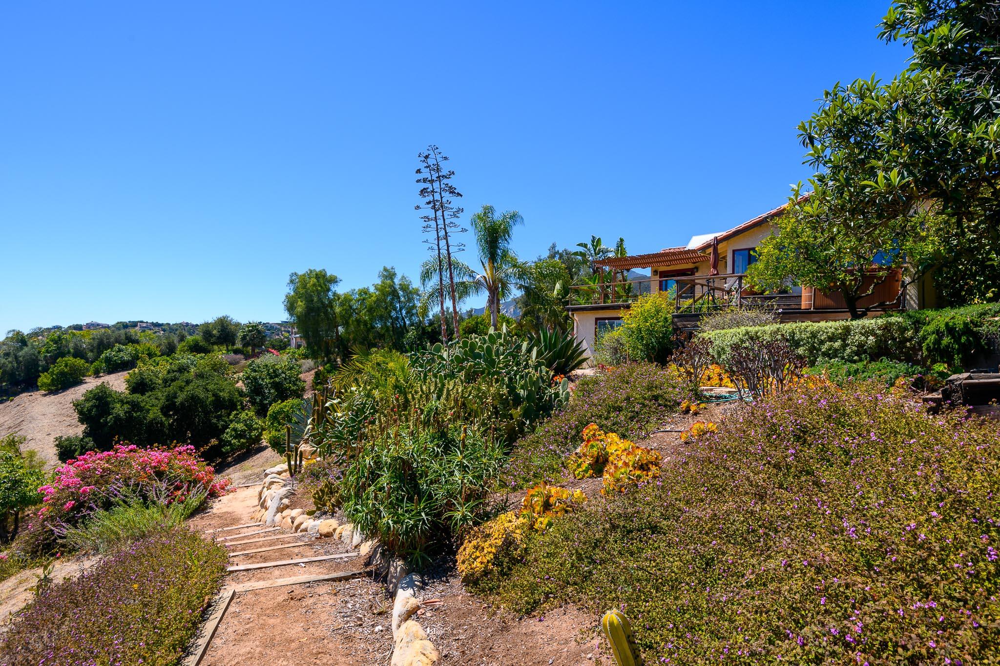 2040 Las Canoas Ridge Way