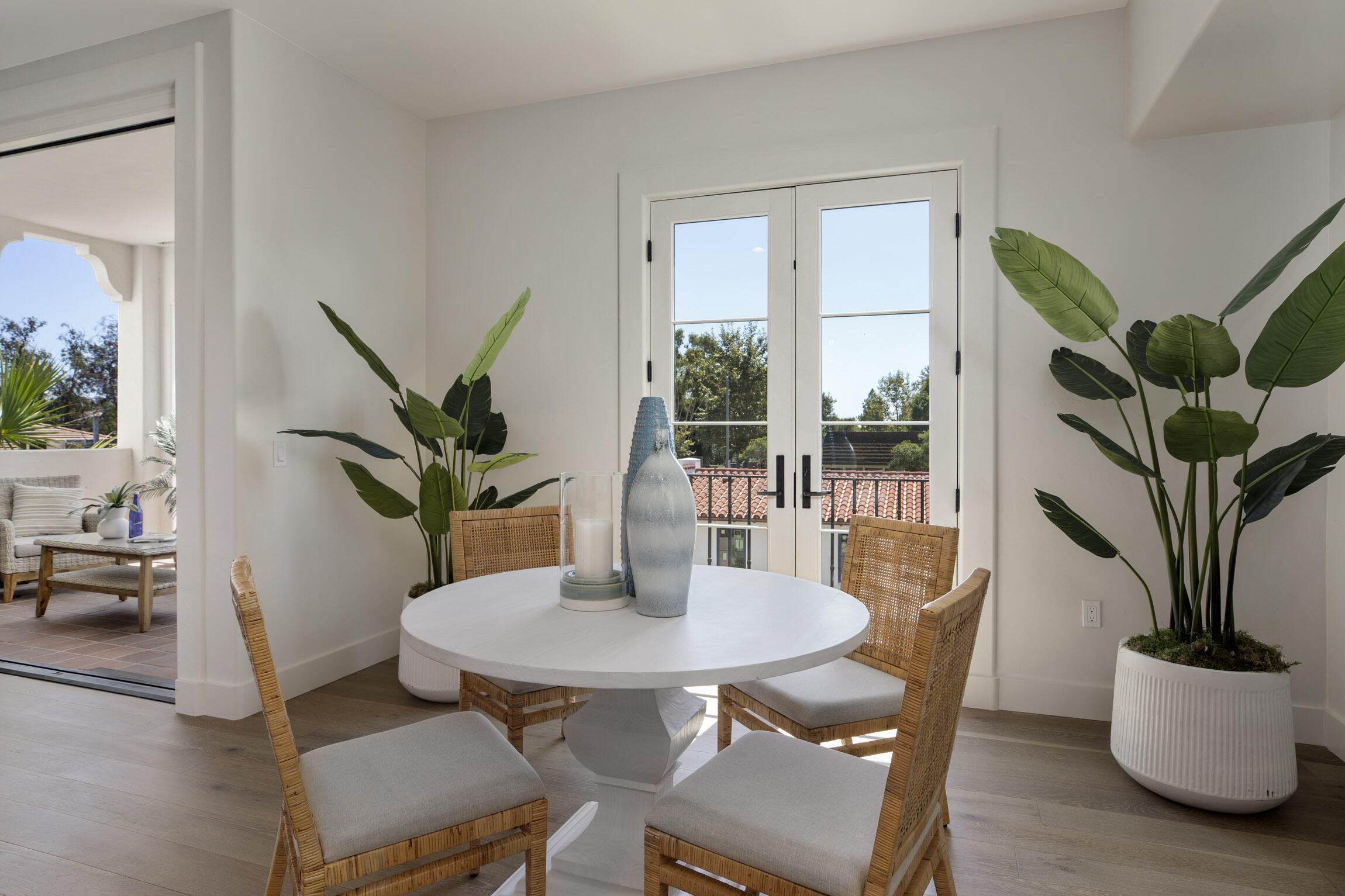 3726 State Street, 304