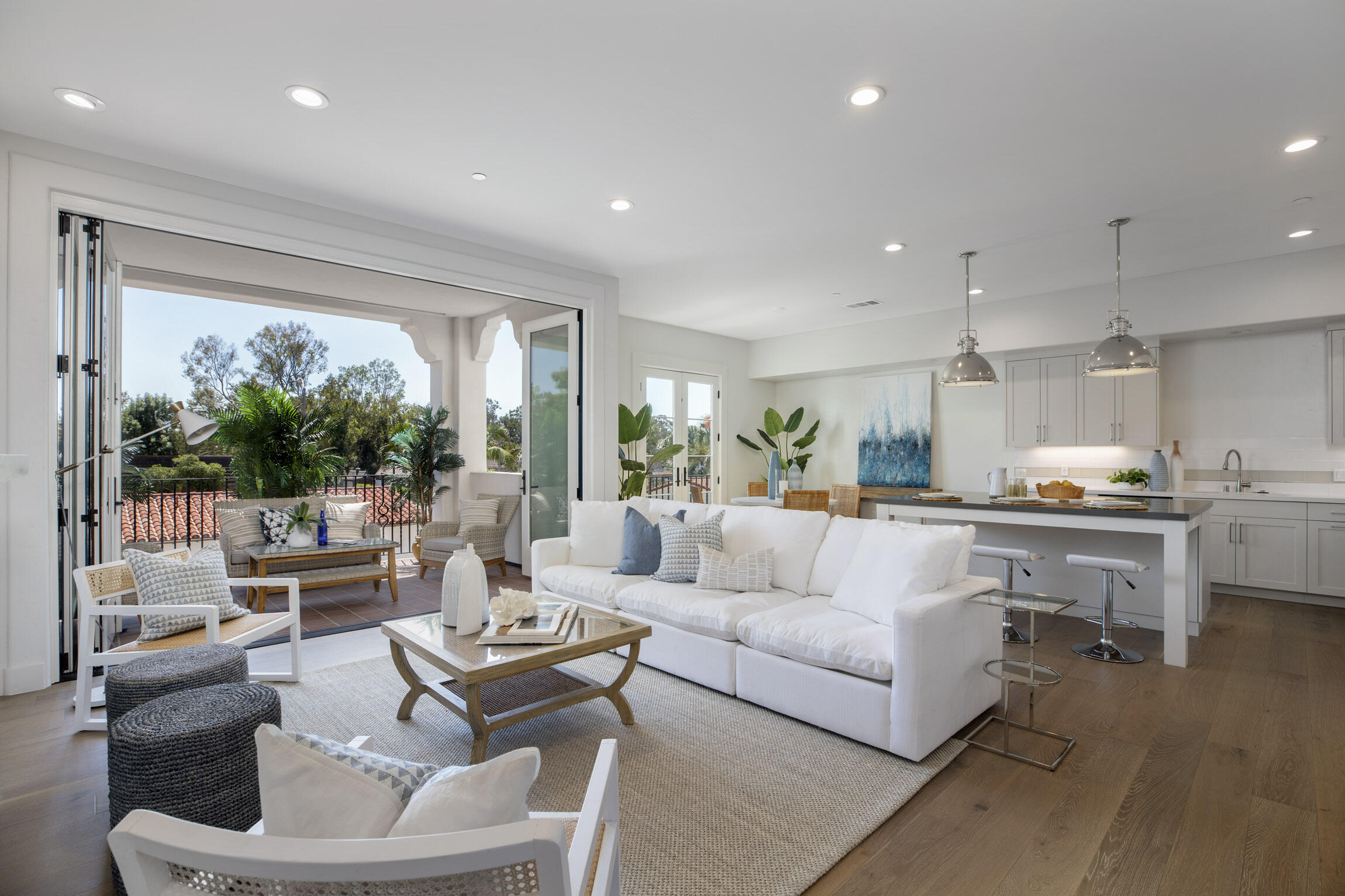 3726 State Street, 304