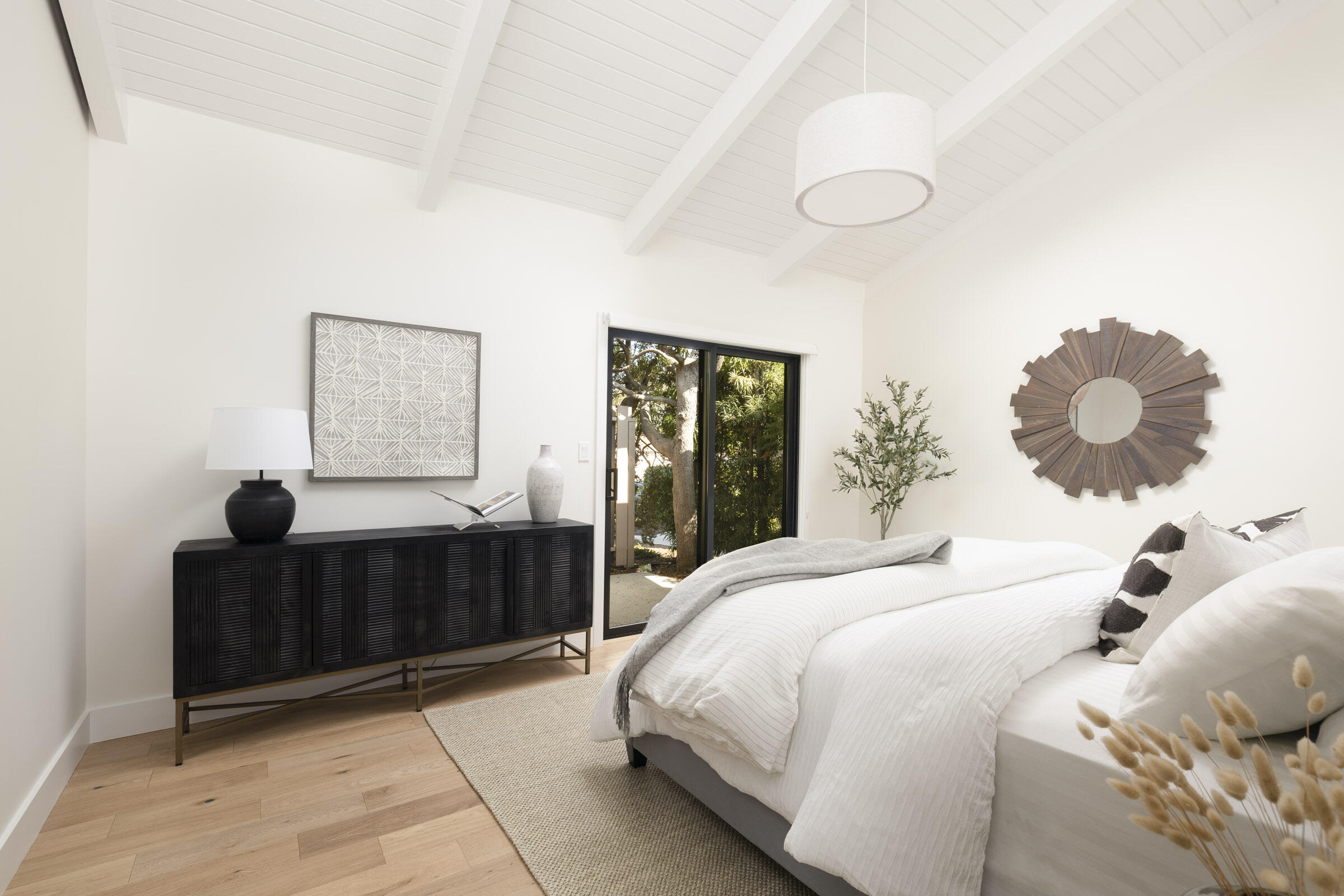 543 N La Cumbre Road