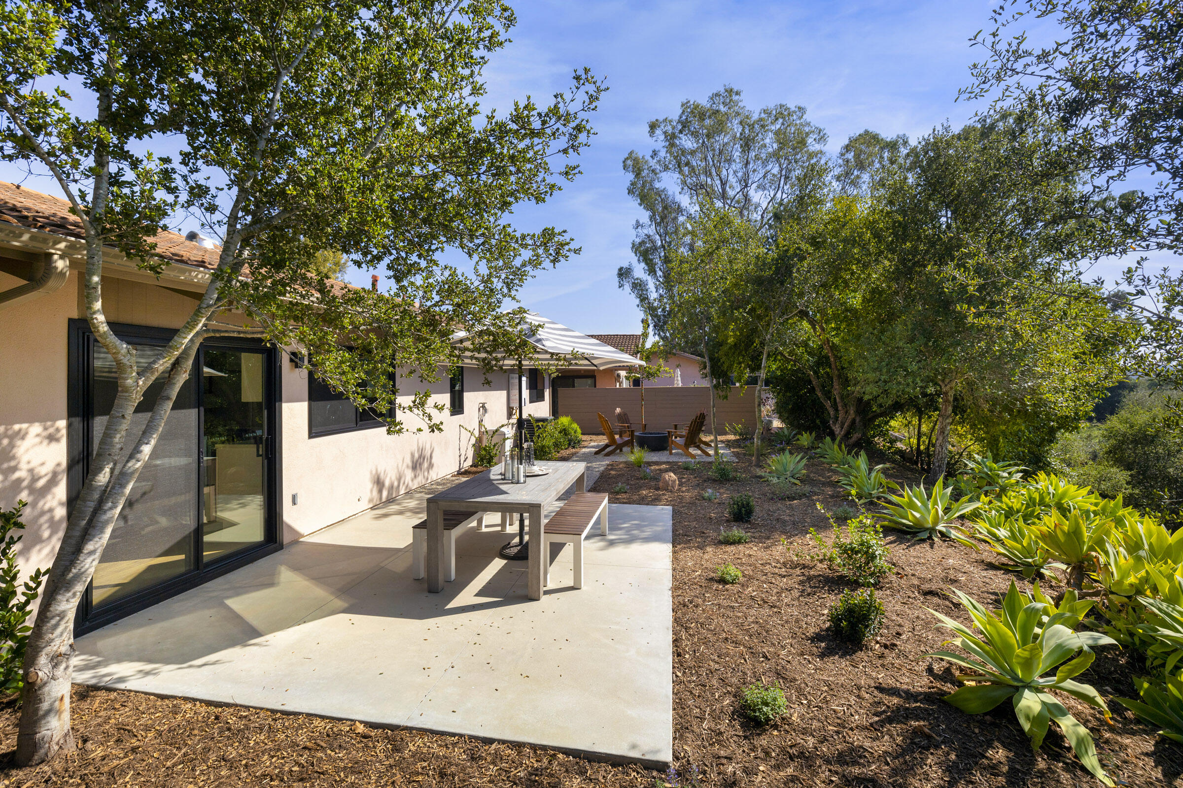 543 N La Cumbre Road