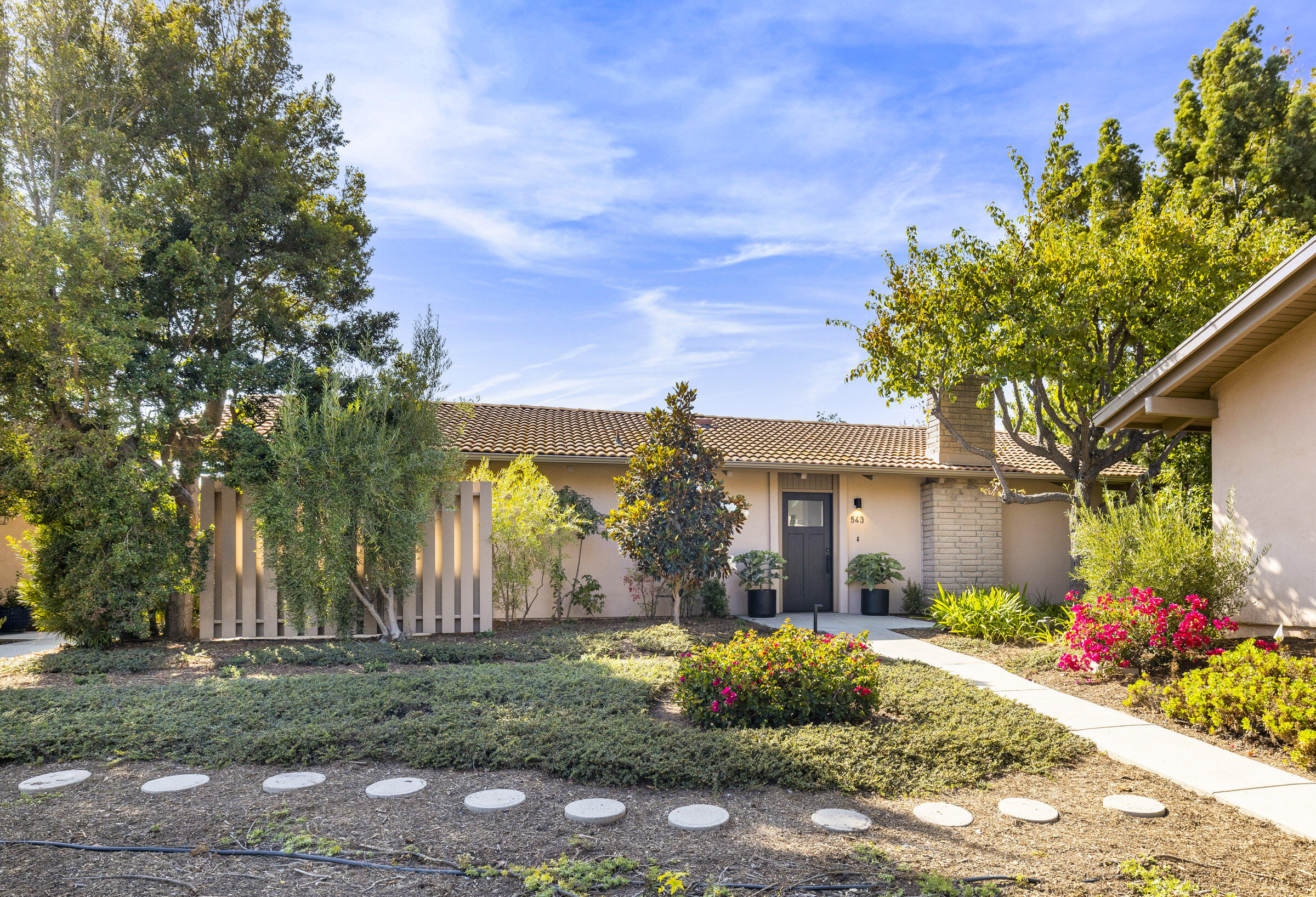 543 N La Cumbre Road