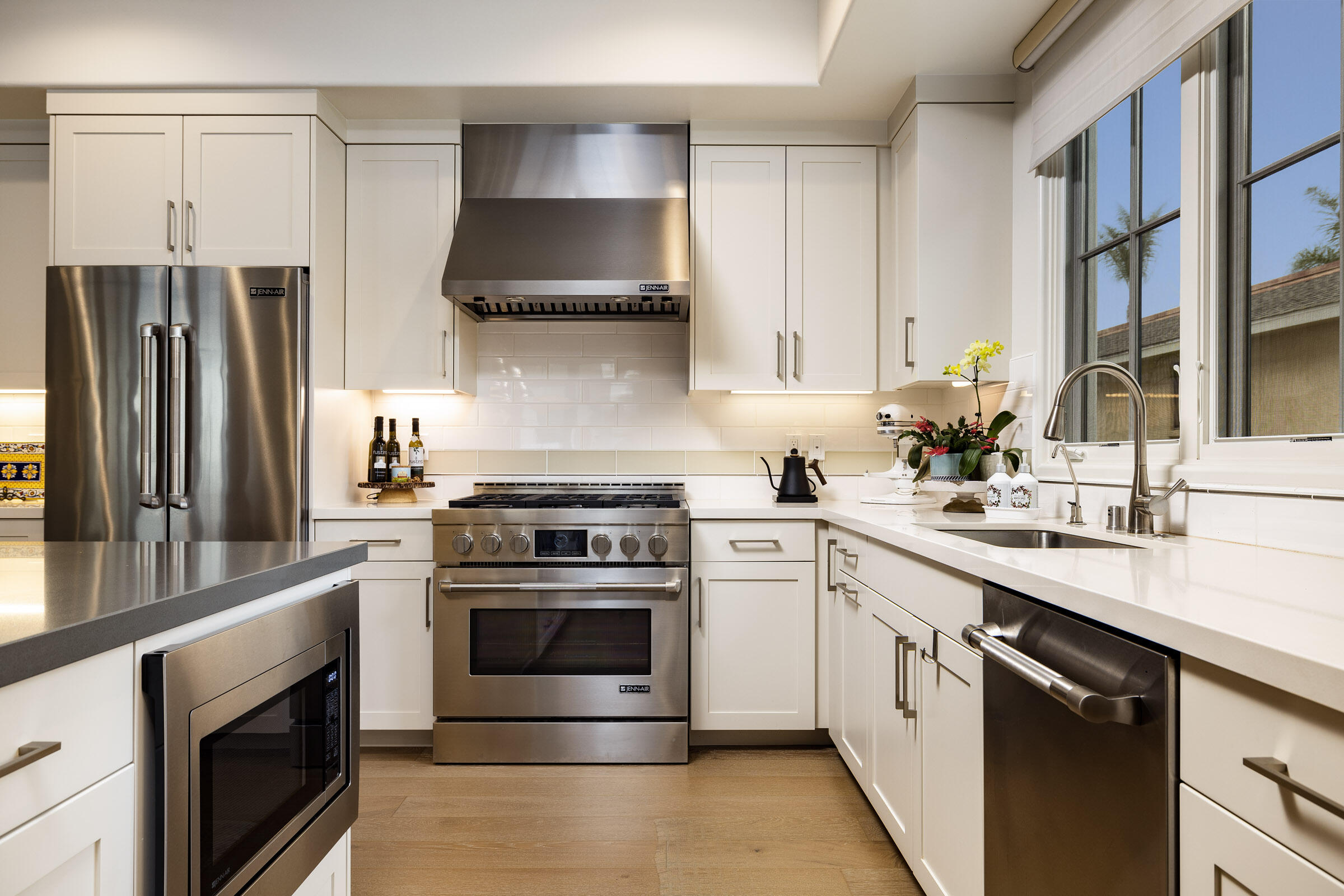 3726 State Street, 204