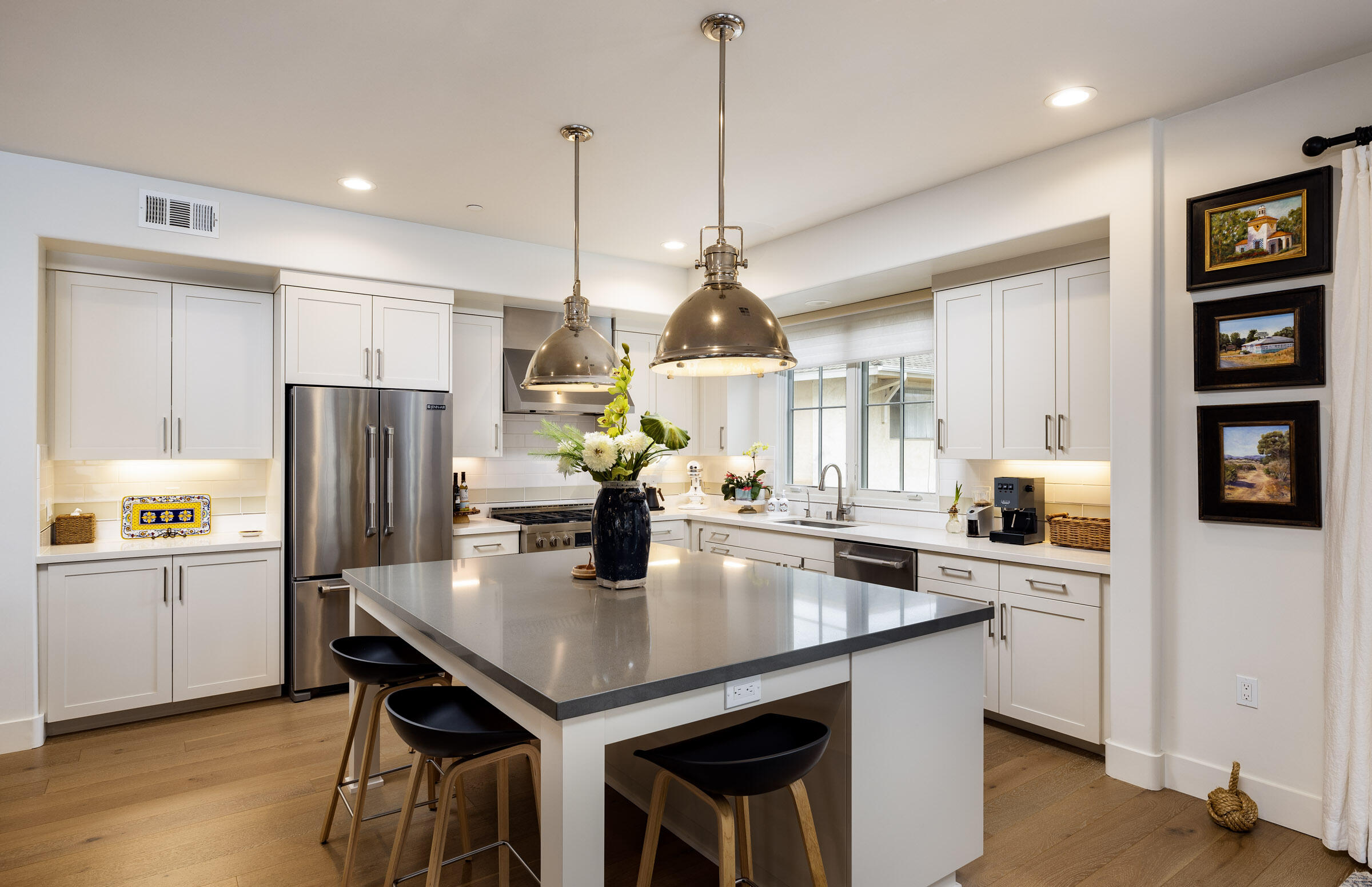 3726 State Street, 204