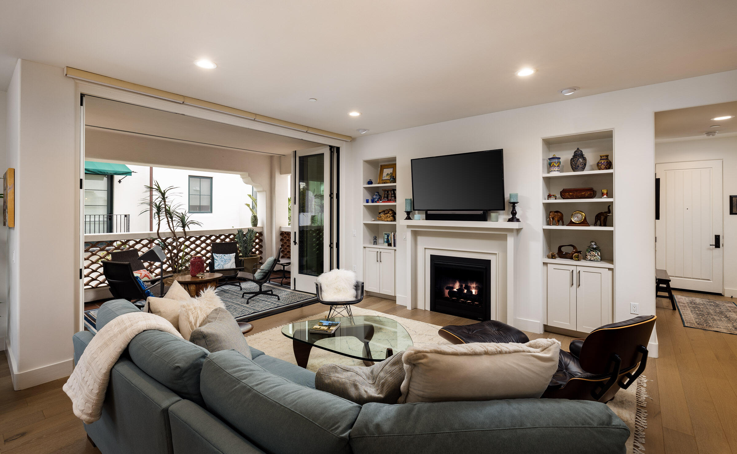 3726 State Street, 204