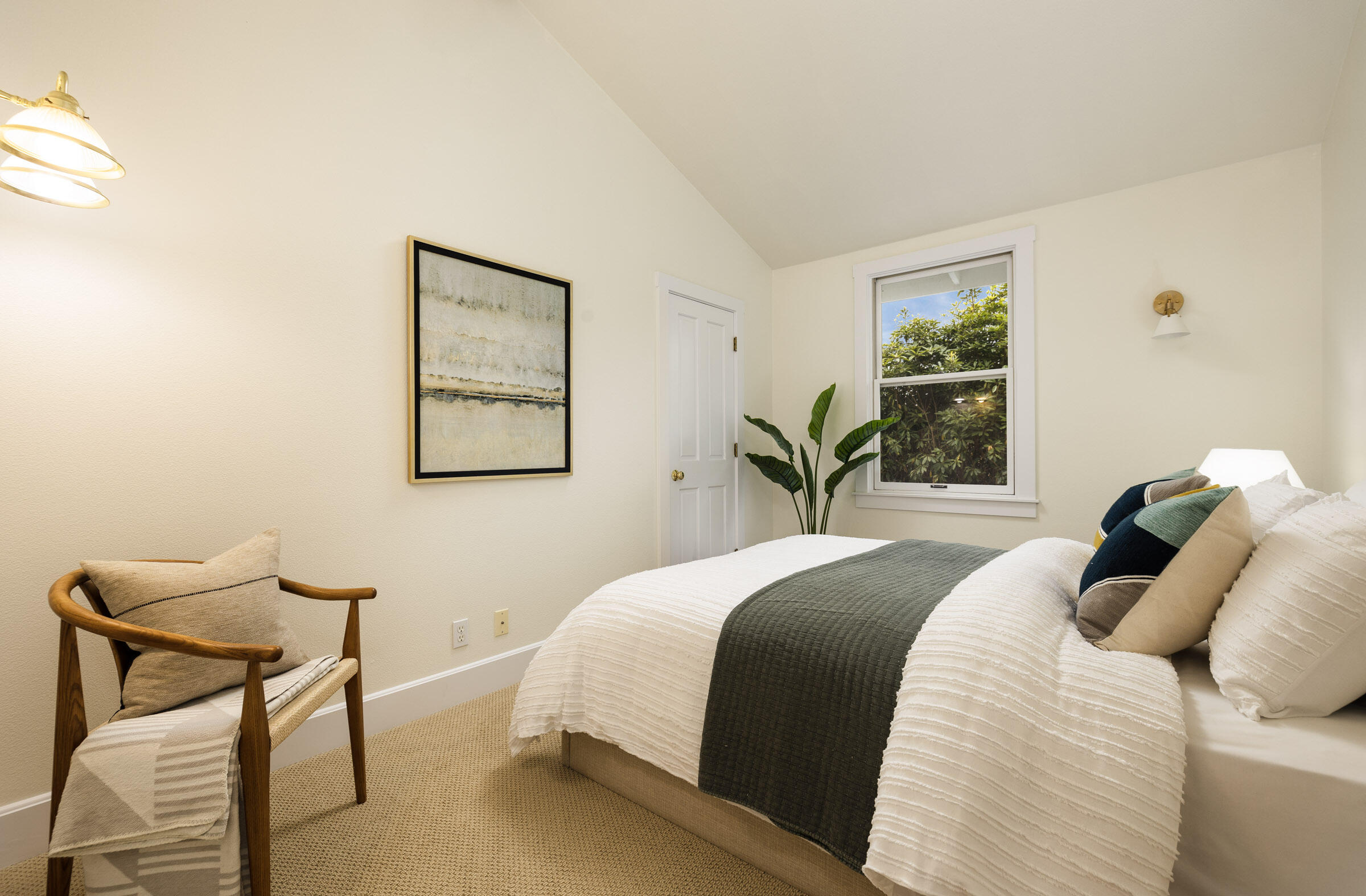 1819 San Andres Street, B