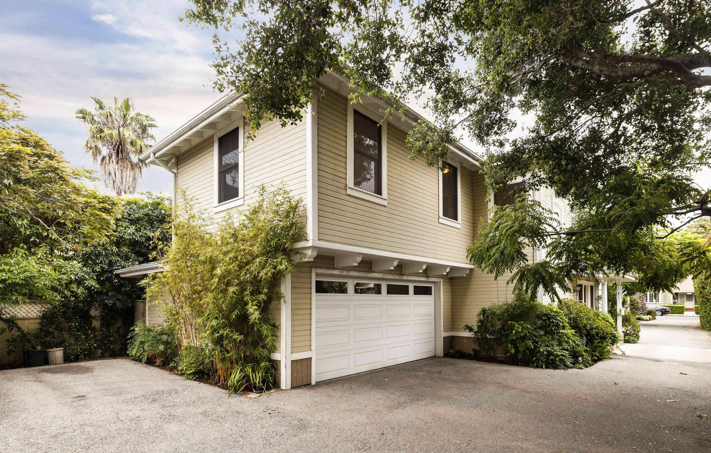 1819 San Andres Street, B