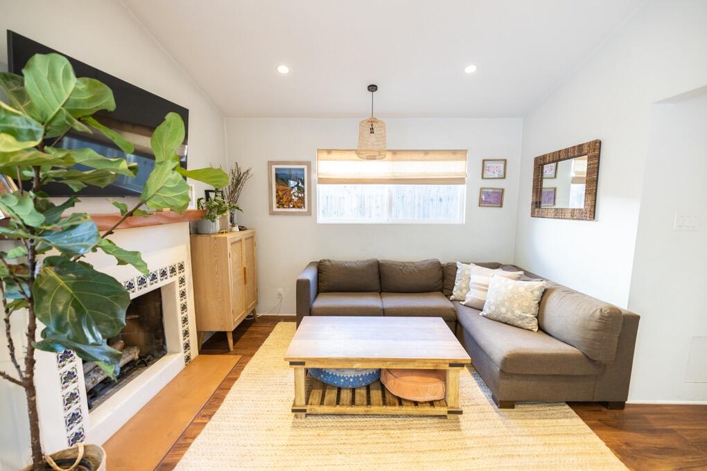 1231 W Micheltorena Street