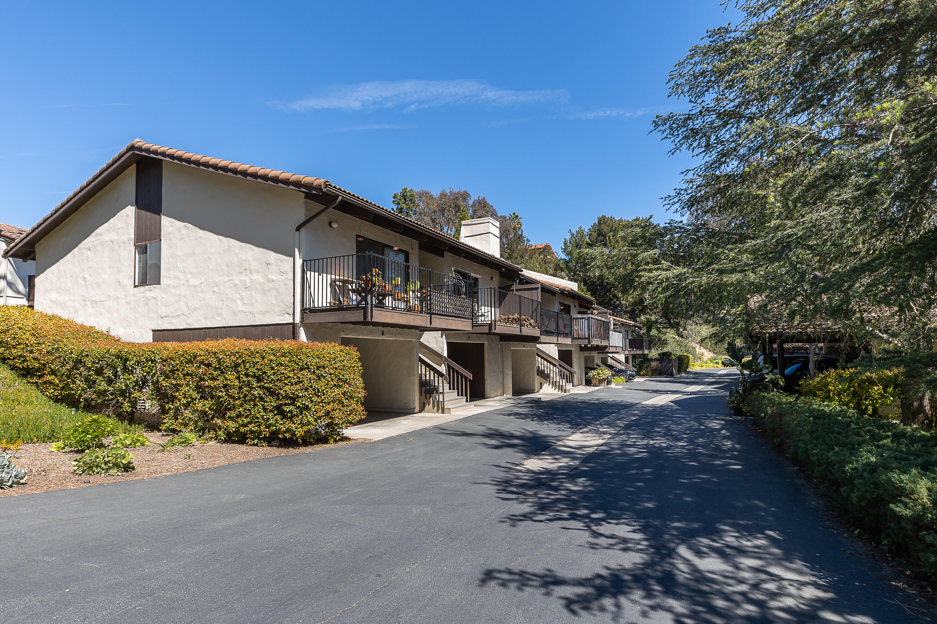 864 Highland Drive, 5