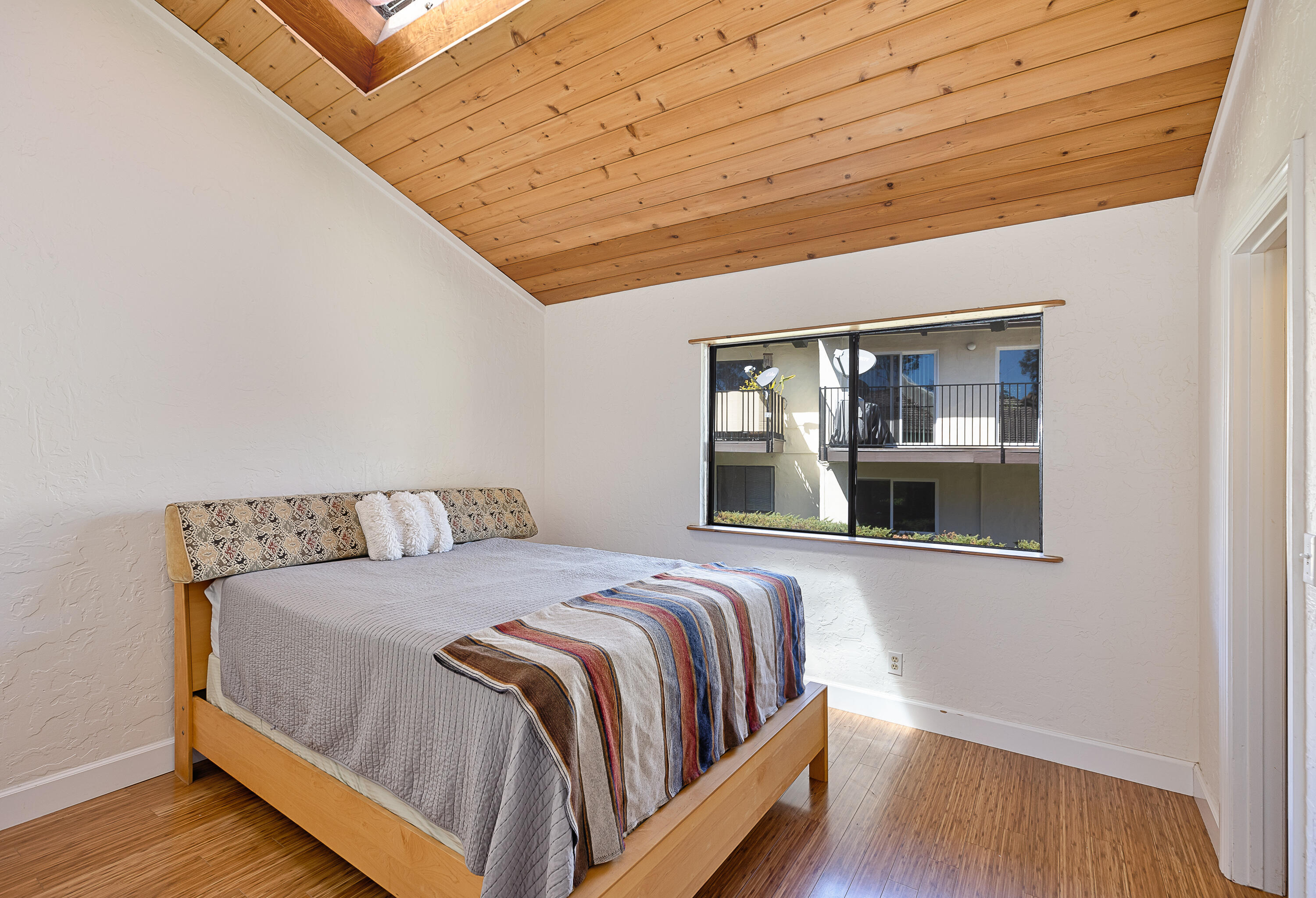 864 Highland Drive, 5