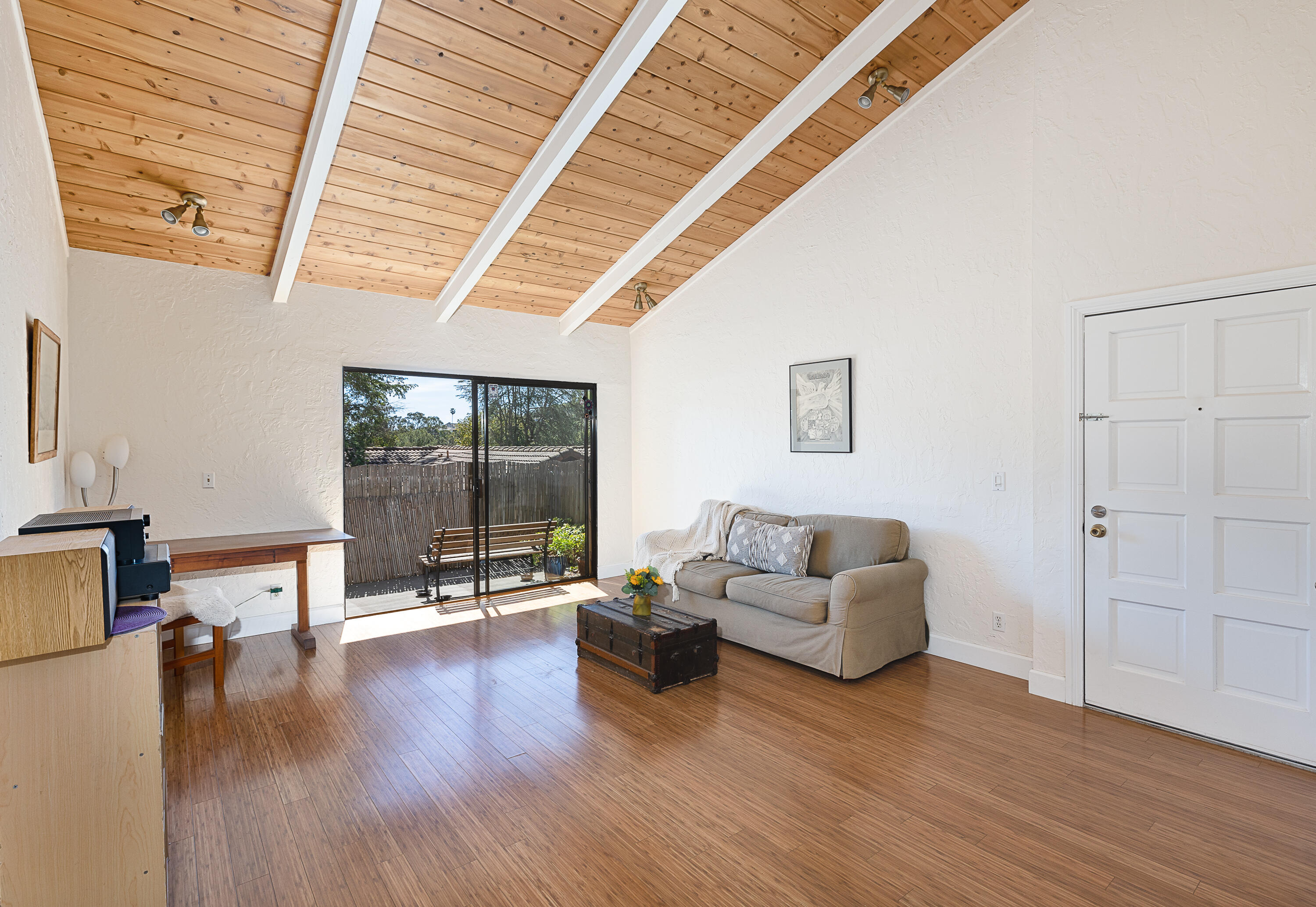 864 Highland Drive, 5