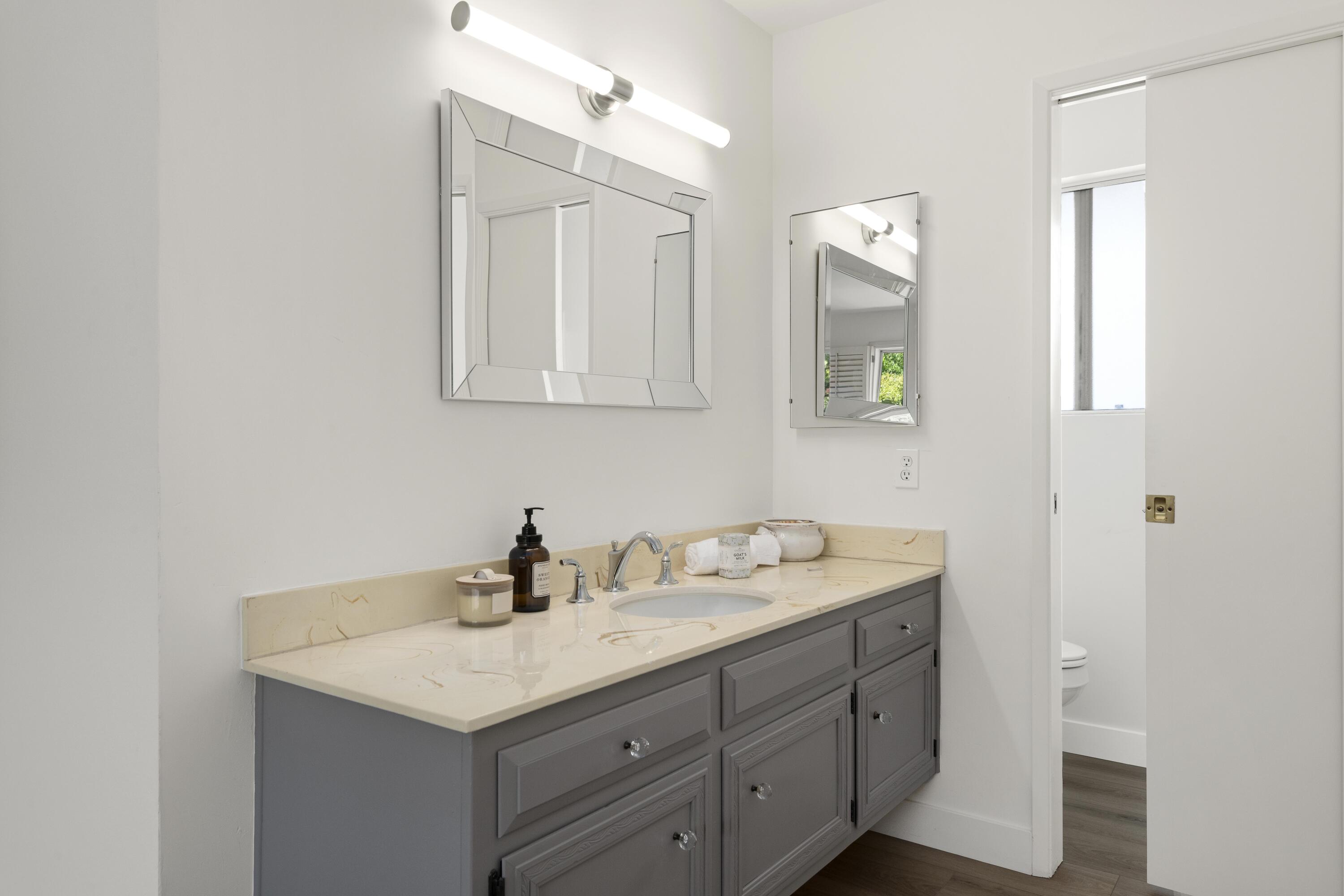 880 N Kellogg Avenue