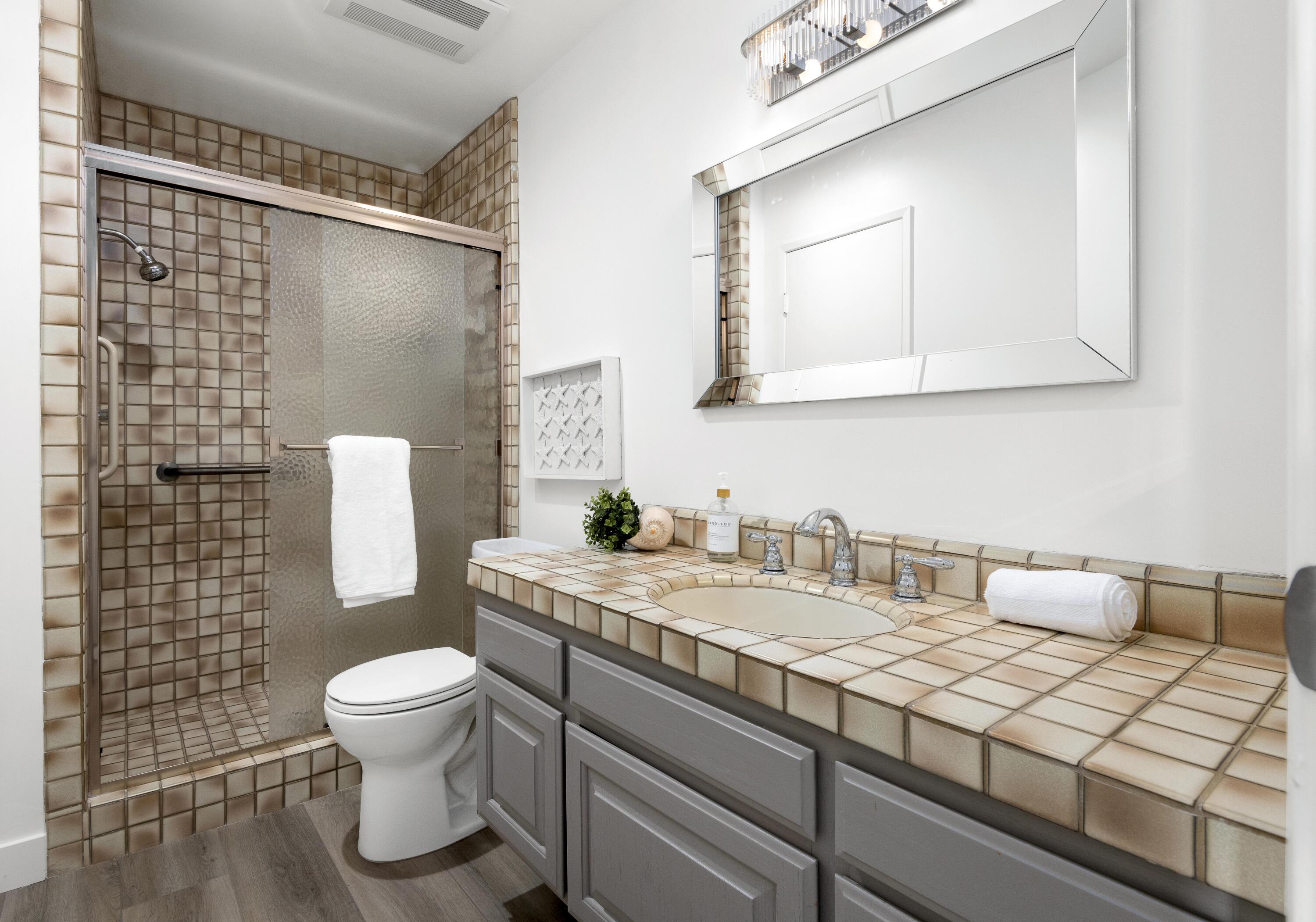 880 N Kellogg Avenue