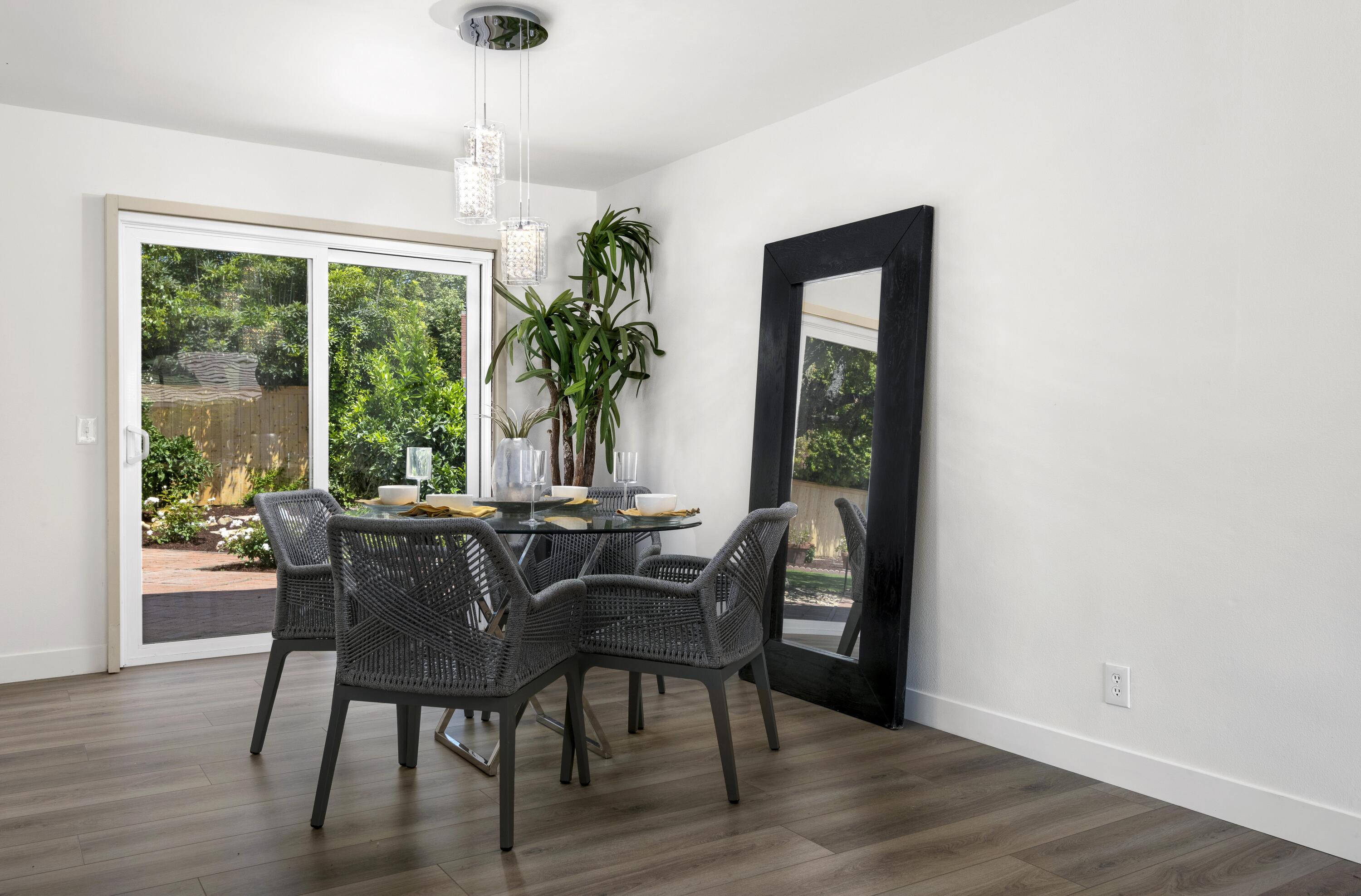 880 N Kellogg Avenue