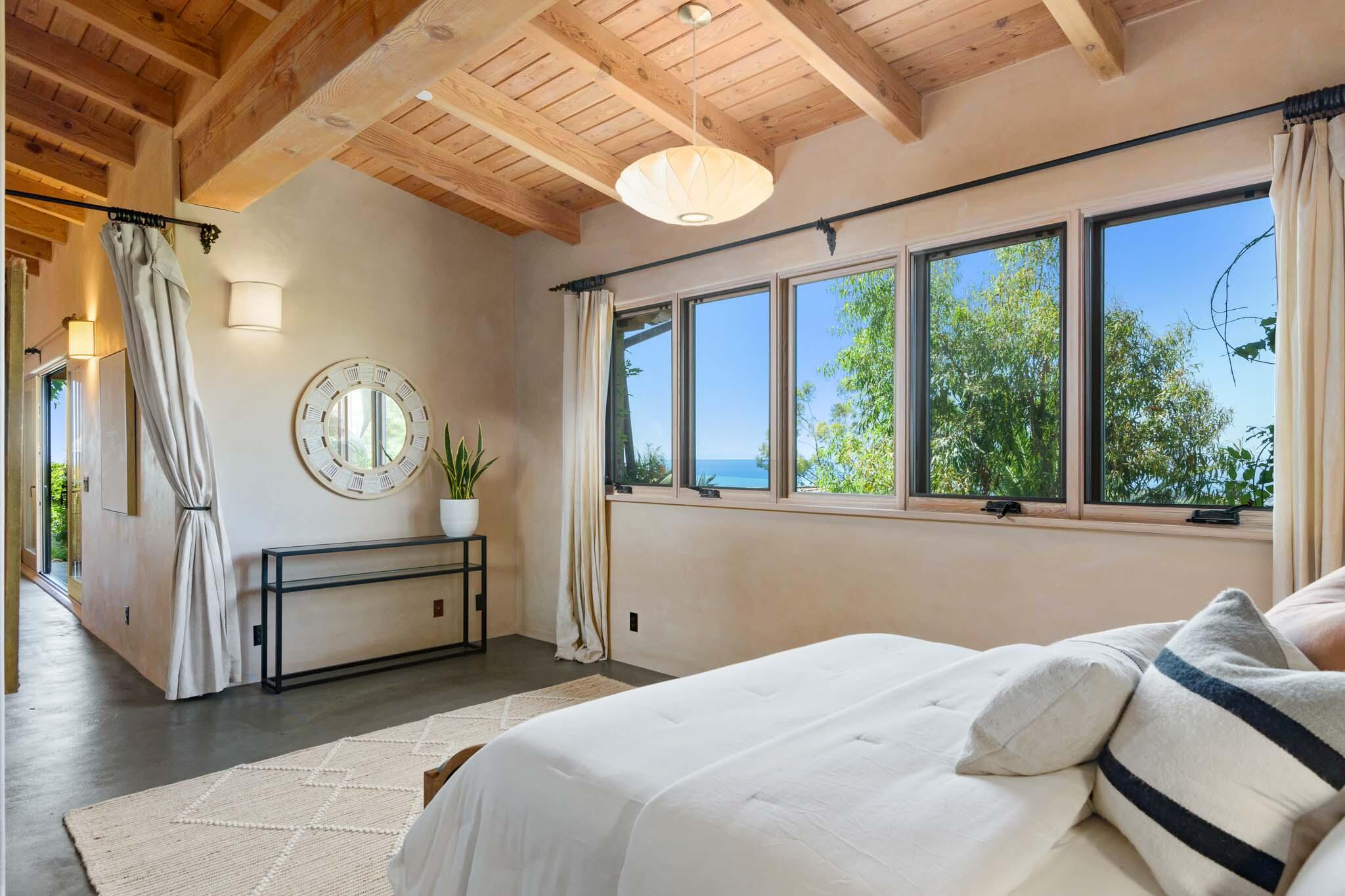 356 E Mountain Drive