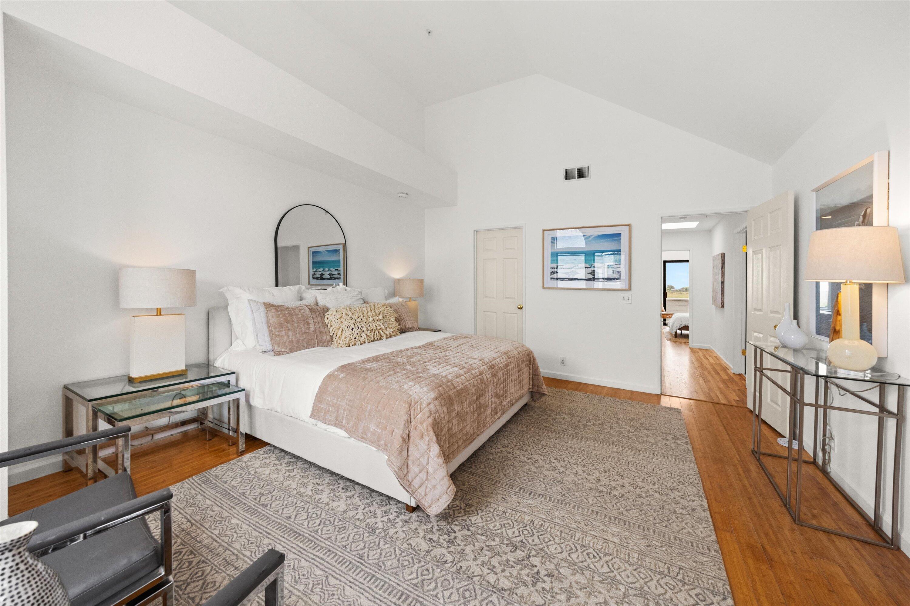 4519 Carpinteria Avenue Unit: B