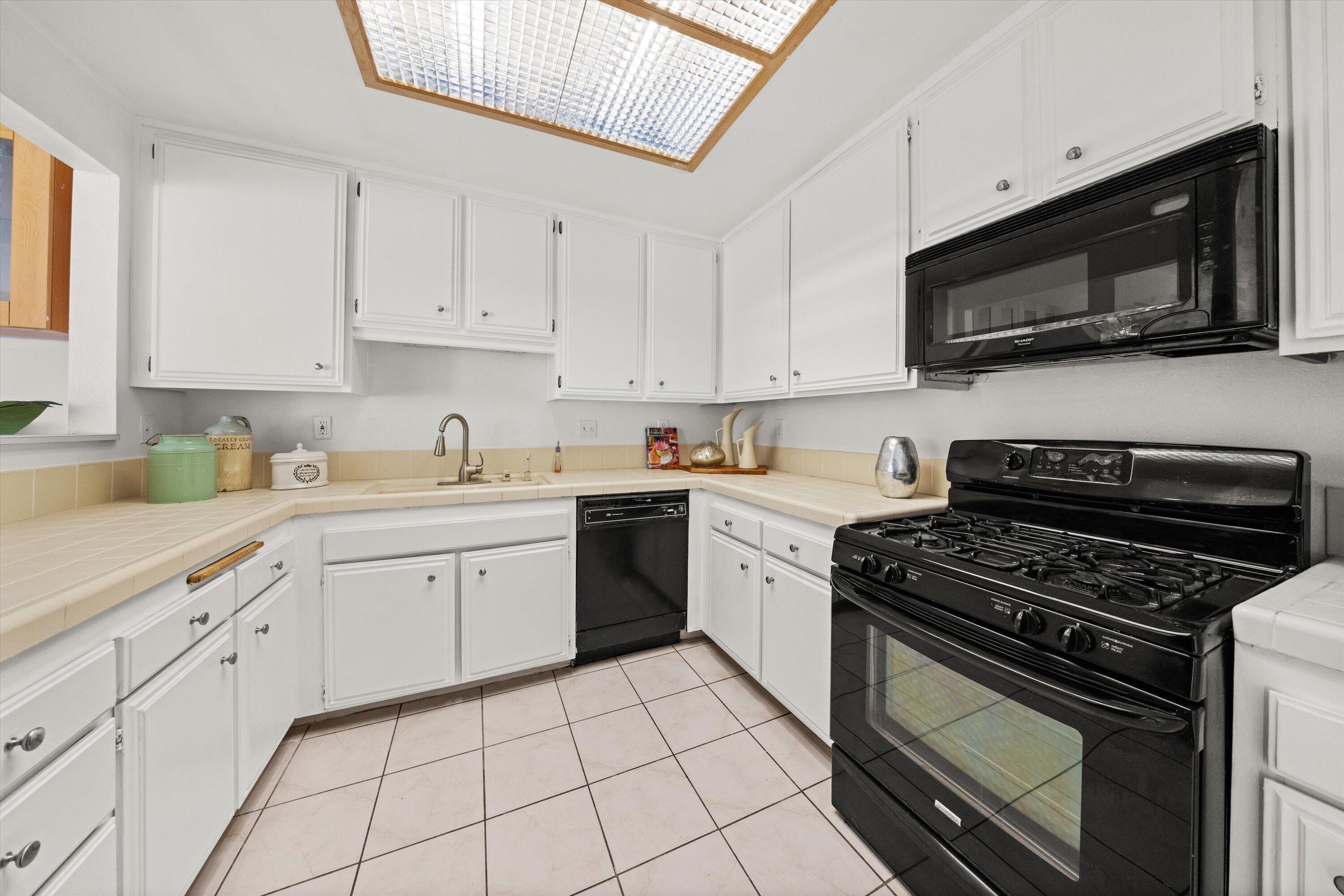 4519 Carpinteria Avenue Unit: B