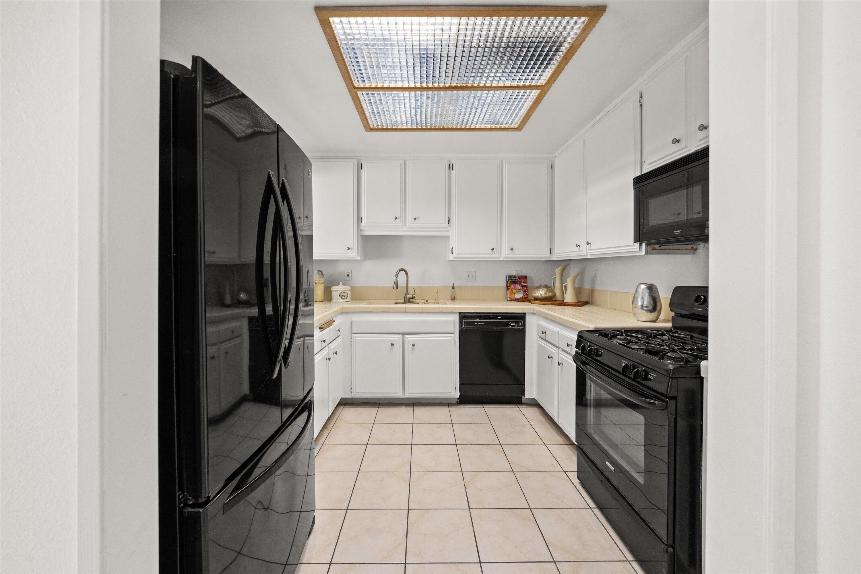 4519 Carpinteria Avenue Unit: B