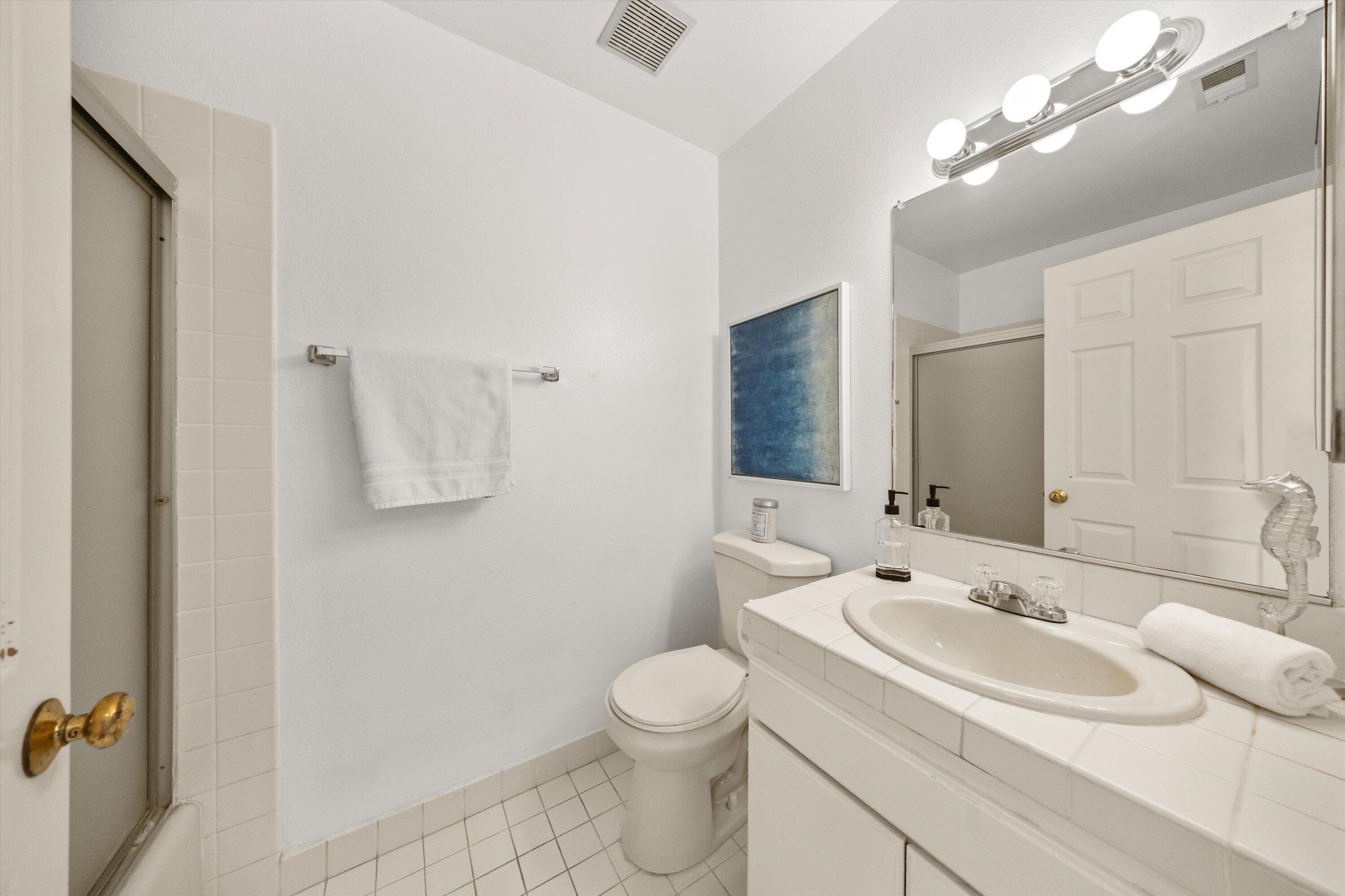 4519 Carpinteria Avenue Unit: B