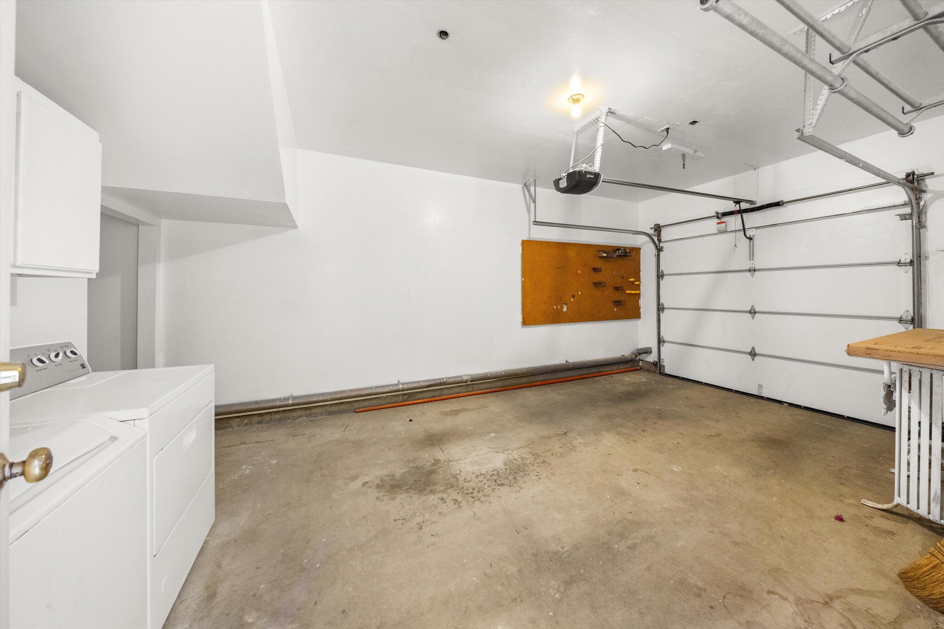 4519 Carpinteria Avenue Unit: B