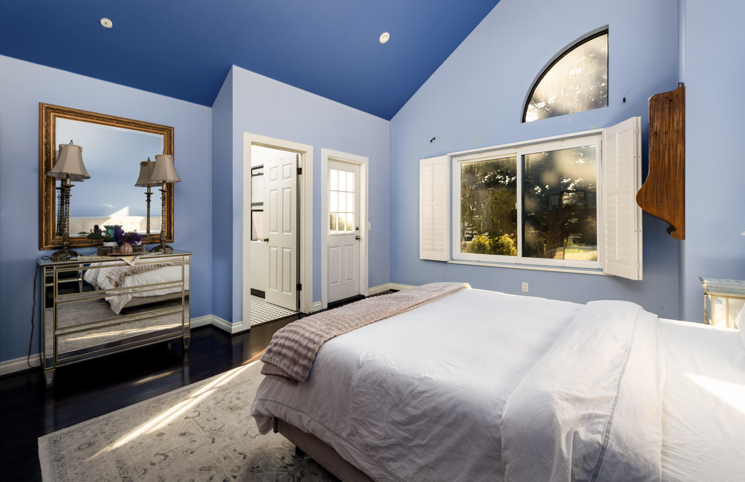 4505 Carpinteria Avenue, H