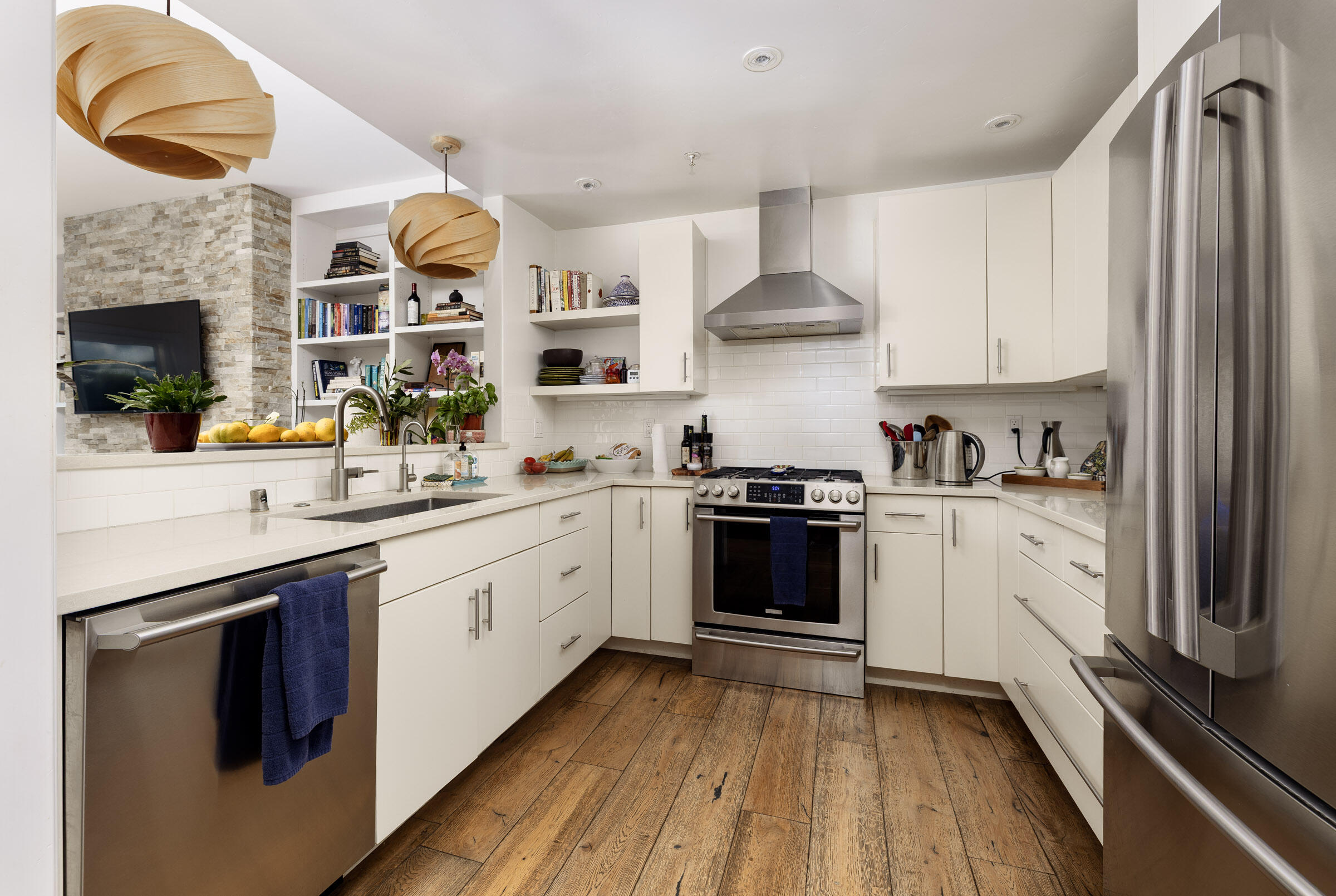 4505 Carpinteria Avenue, H