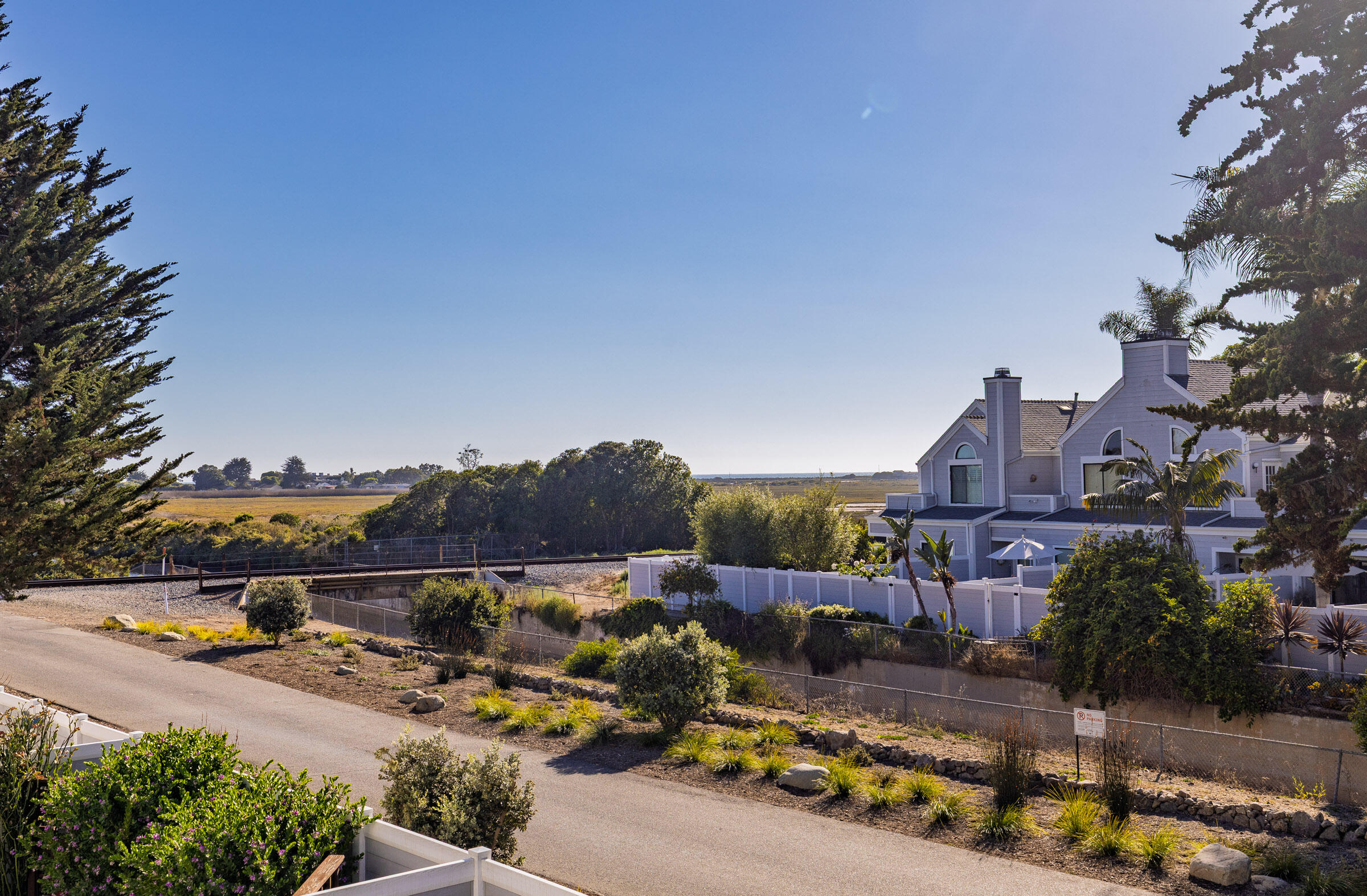 4505 Carpinteria Avenue, H