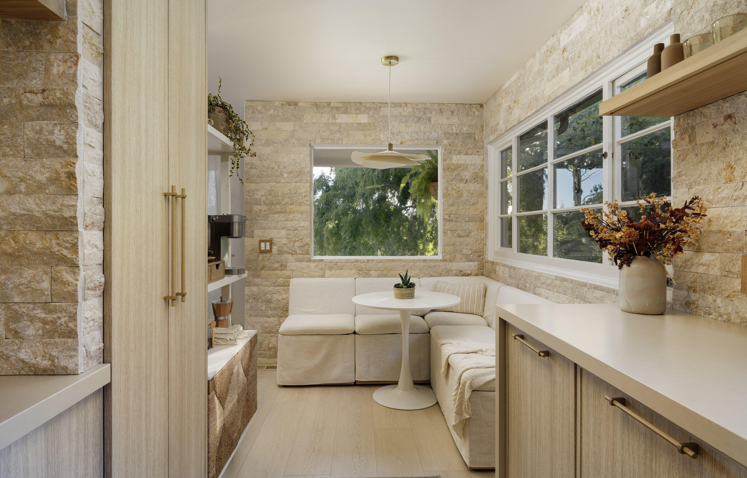 1249 Diana Lane