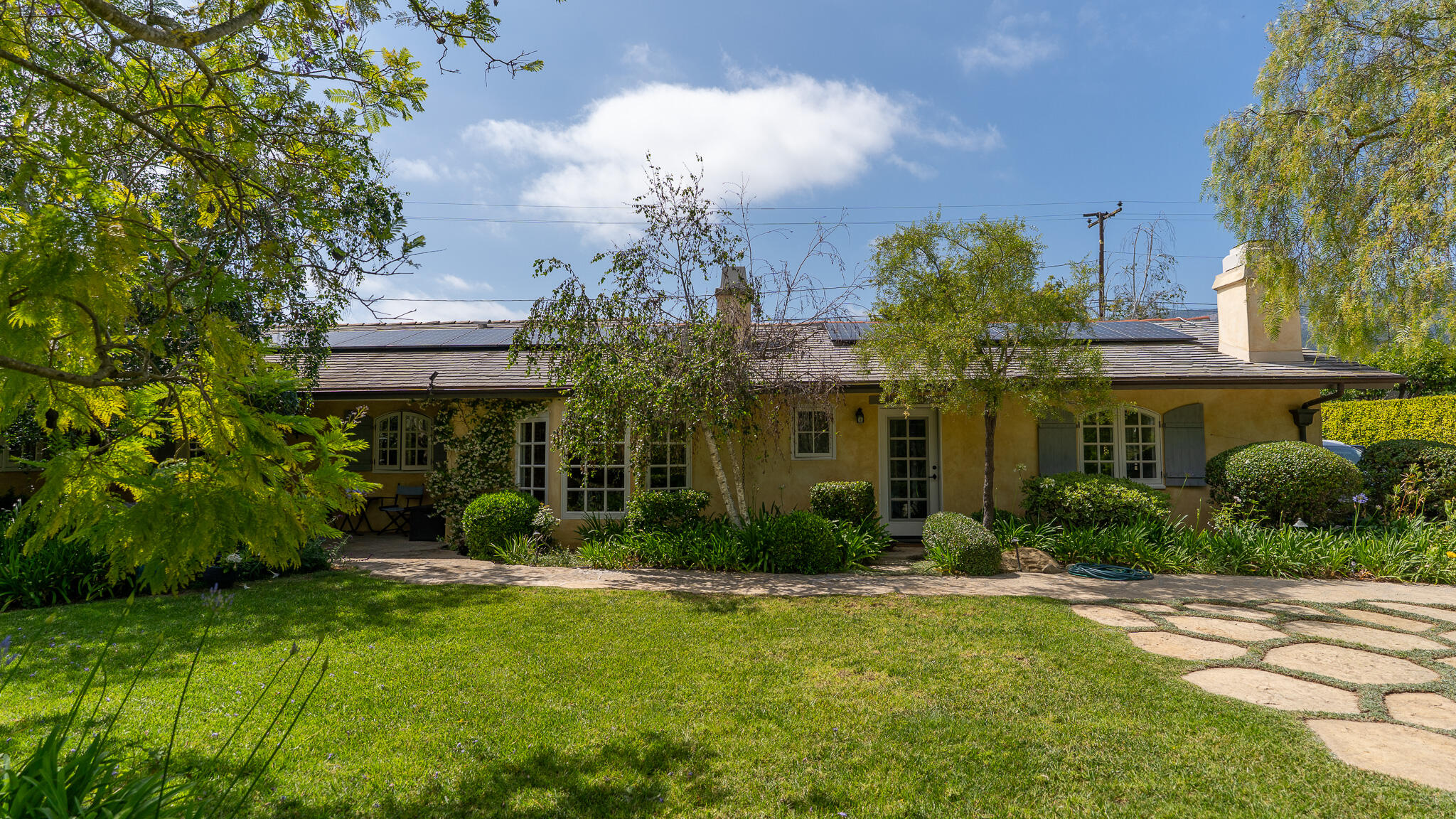 1146 N Fairview Avenue