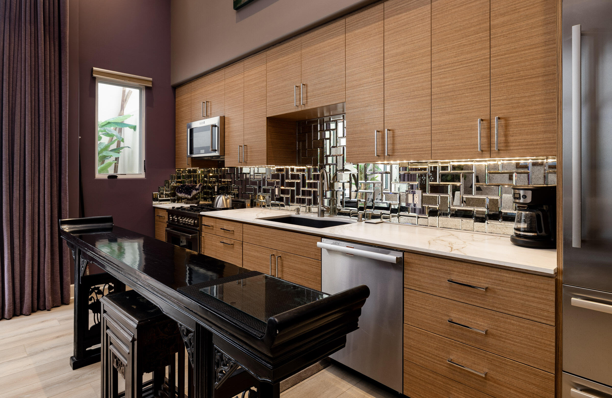 18 W Victoria Street Apt 110