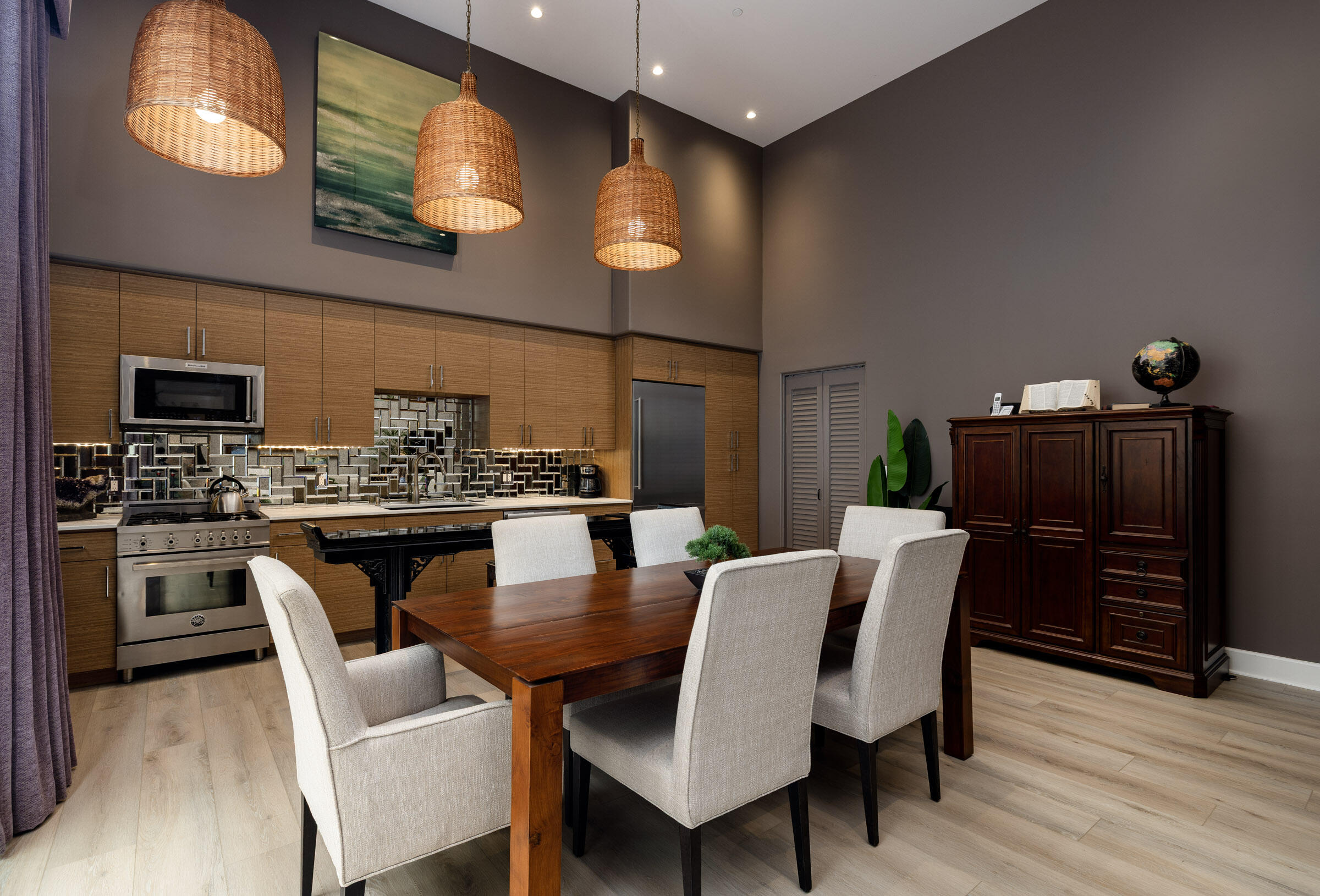 18 W Victoria Street Apt 110