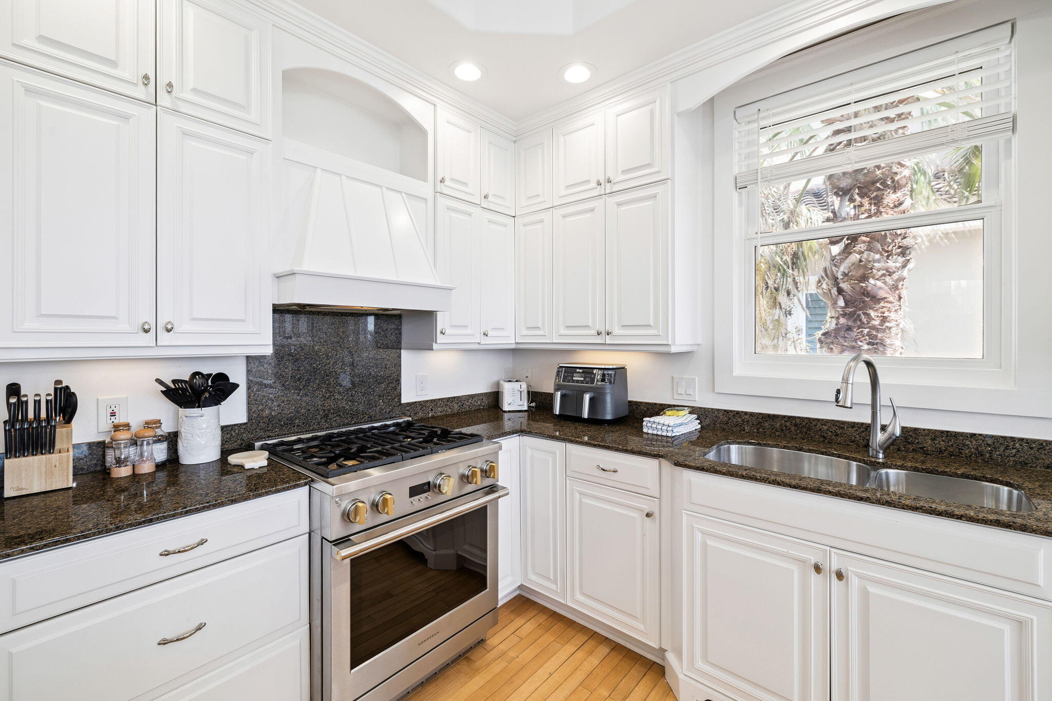 36 S San Juan Avenue