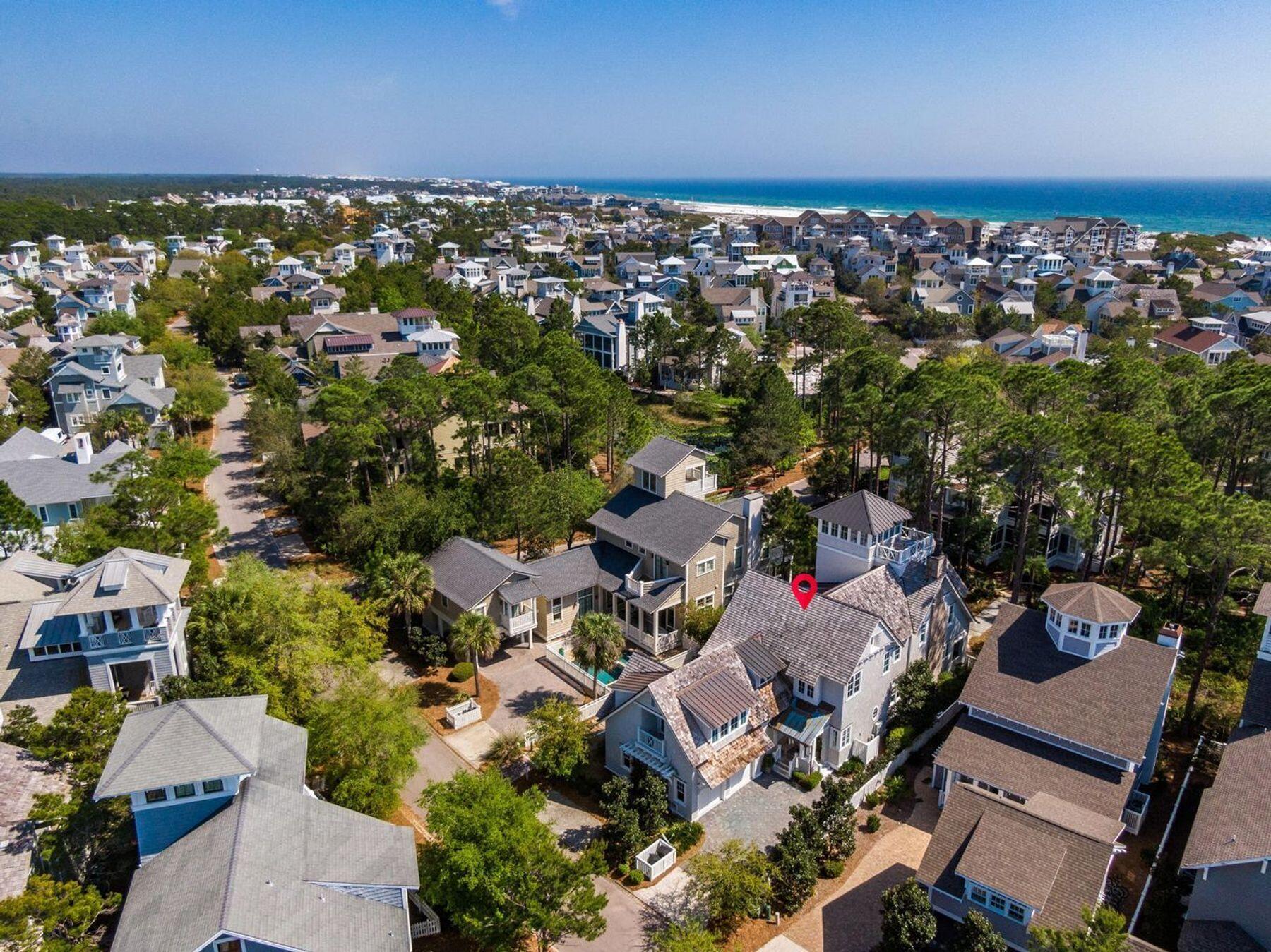 29 W Yacht Pond Lane