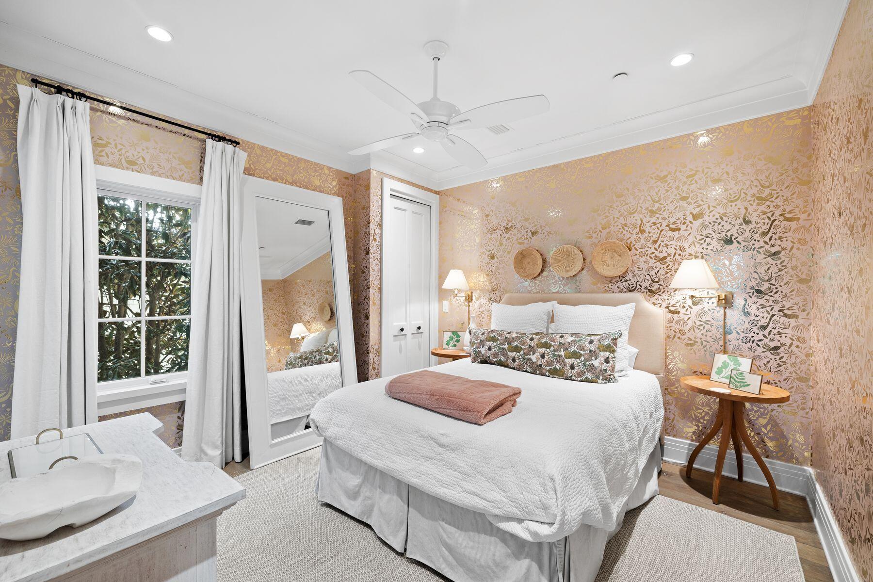 29 W Yacht Pond Lane