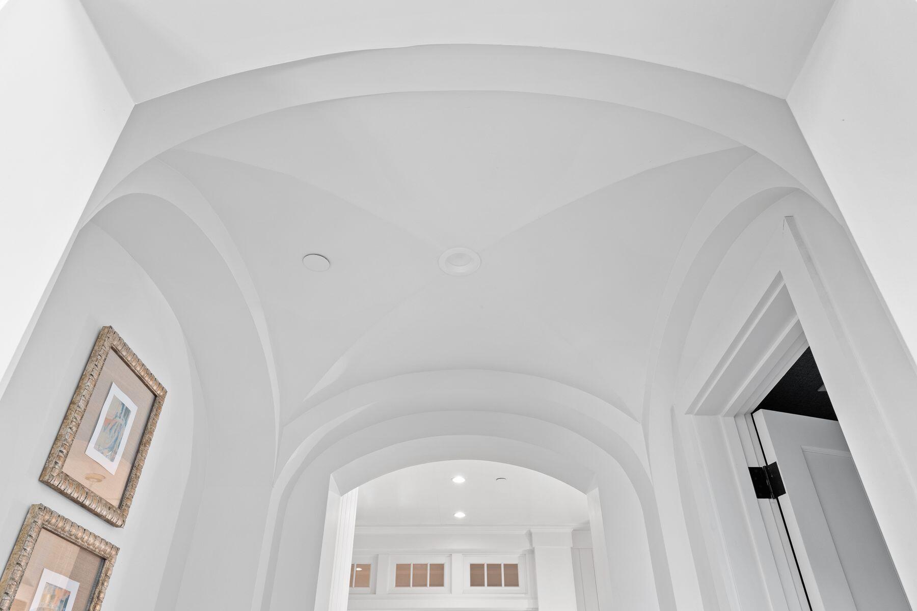 29 W Yacht Pond Lane